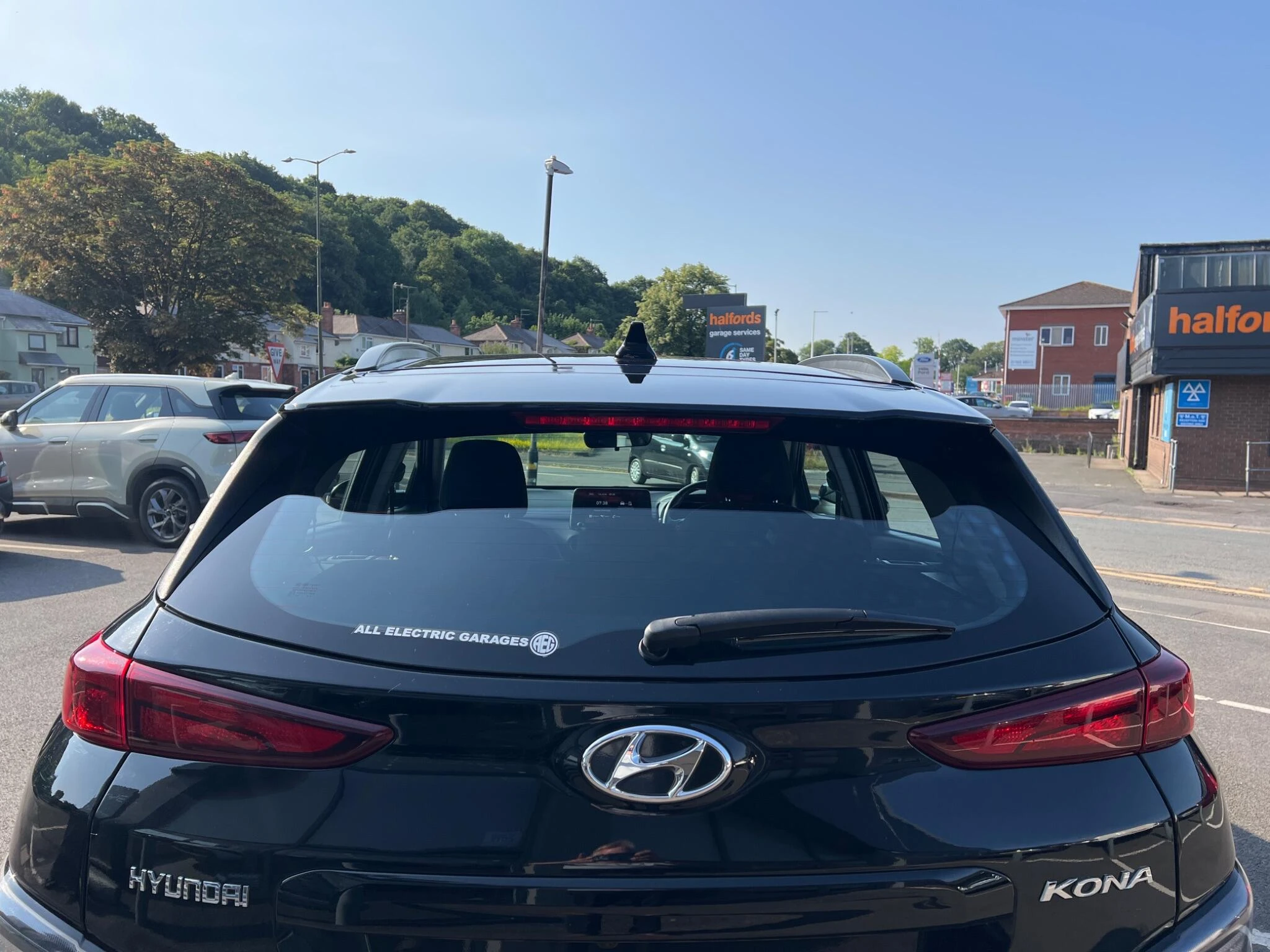 Vehicle image 13