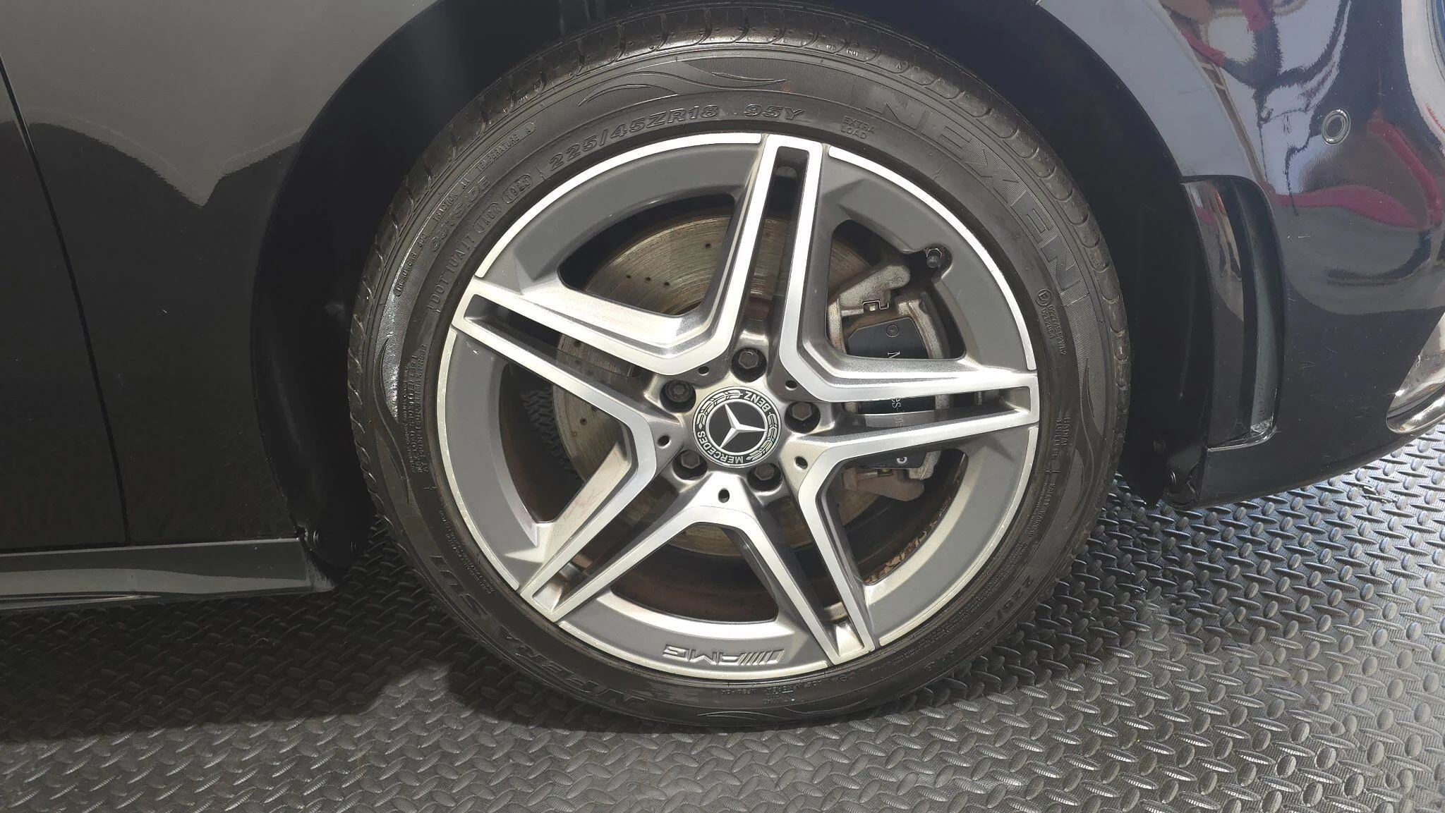 Vehicle image 33