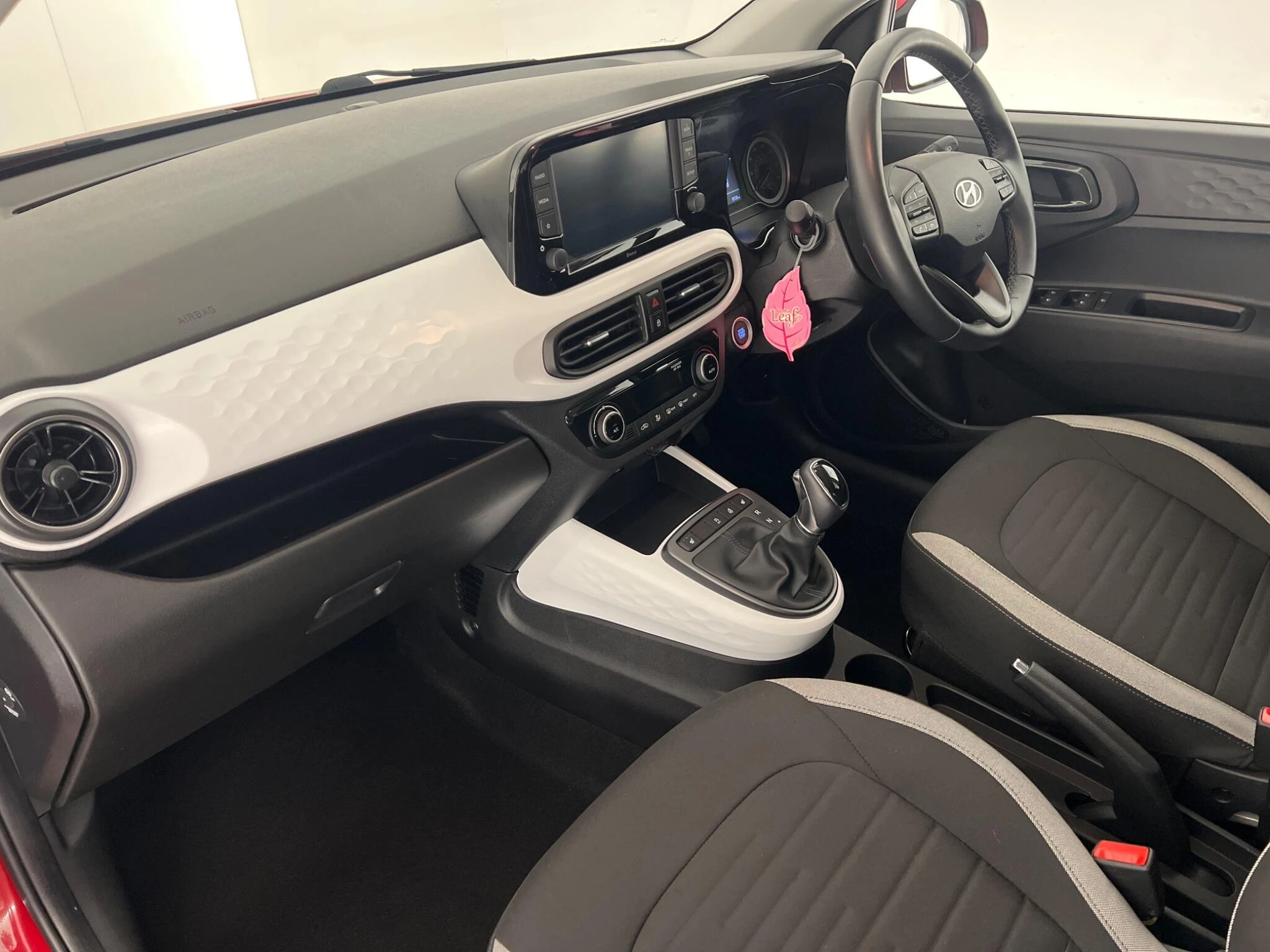 Vehicle image 15