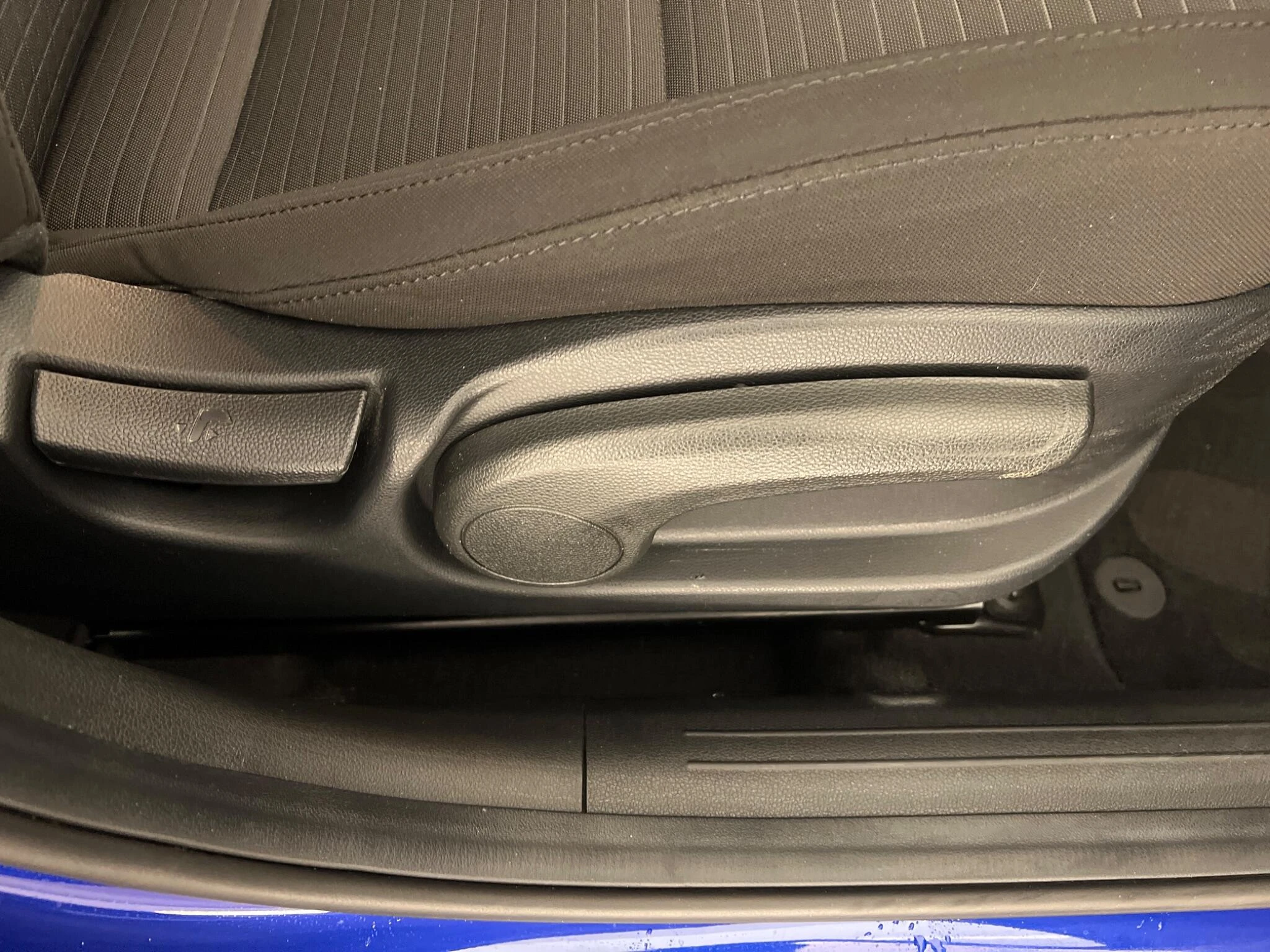 Vehicle image 51