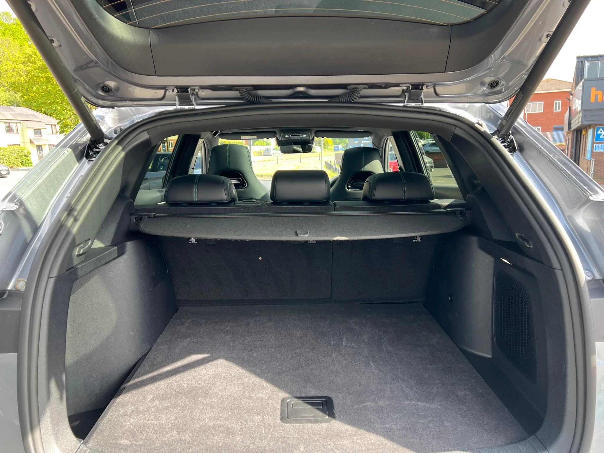 Vehicle image 48