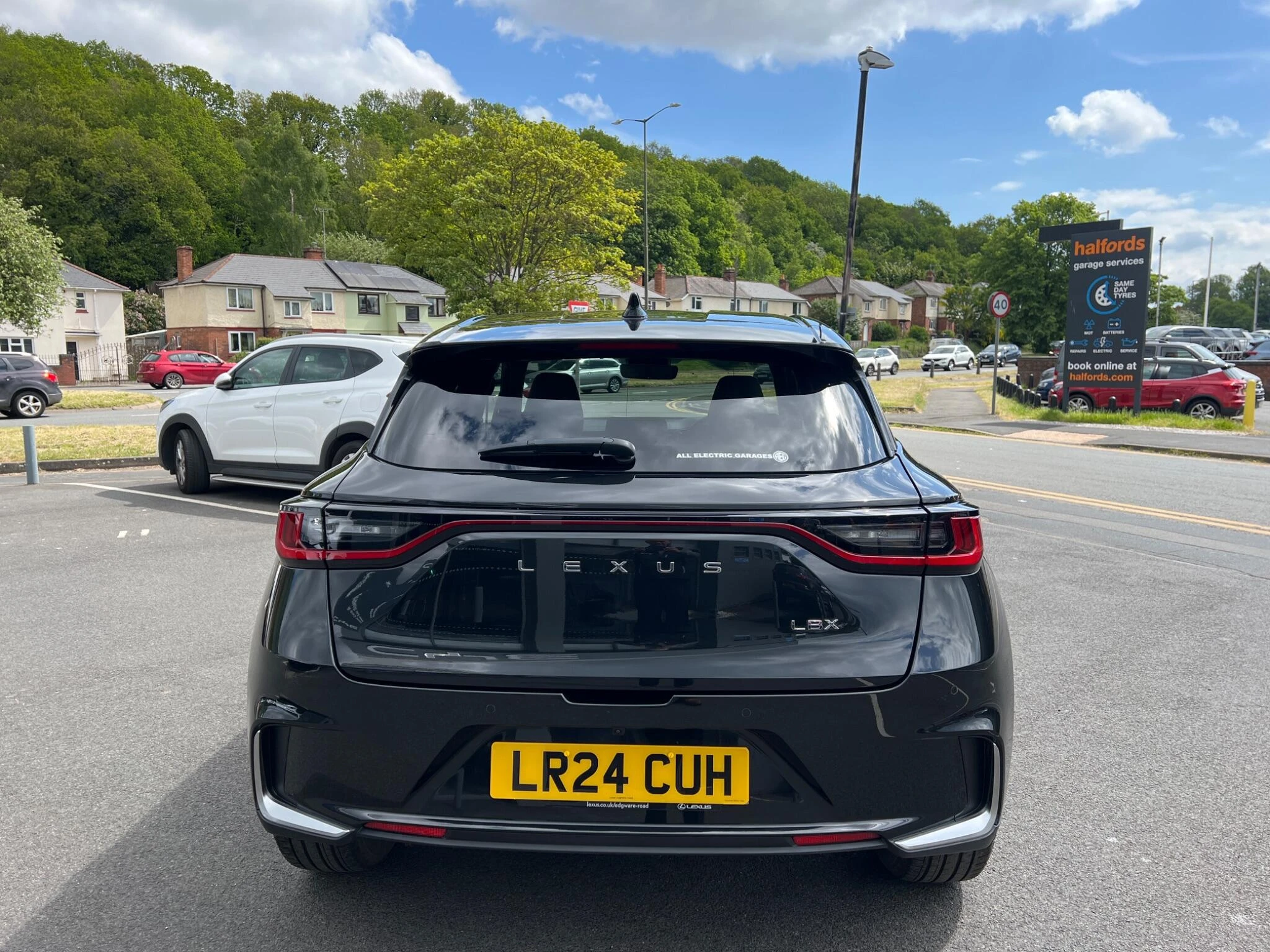 Vehicle image 10