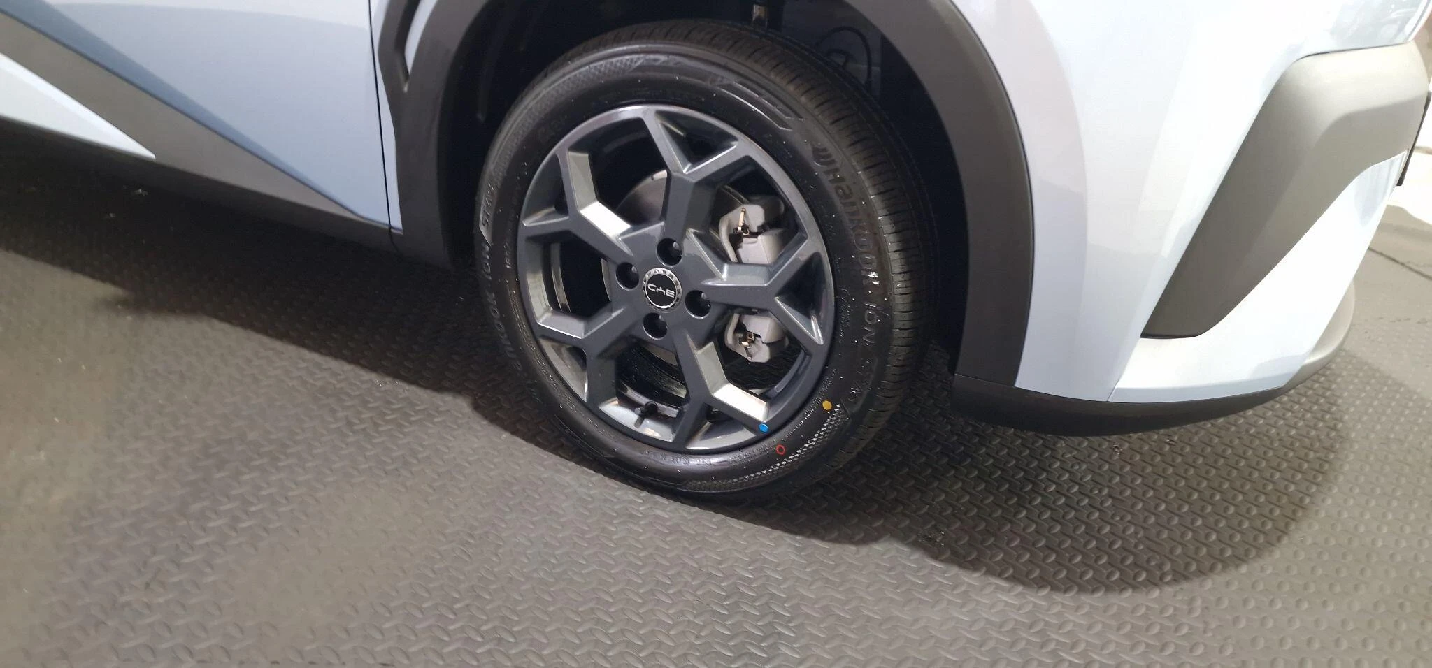 Vehicle image 25