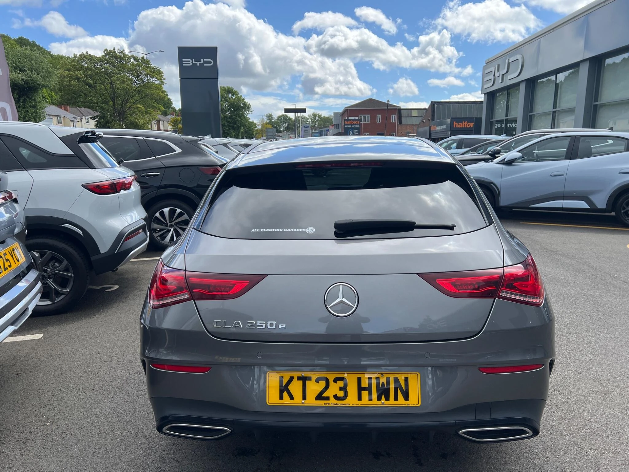Vehicle image 15
