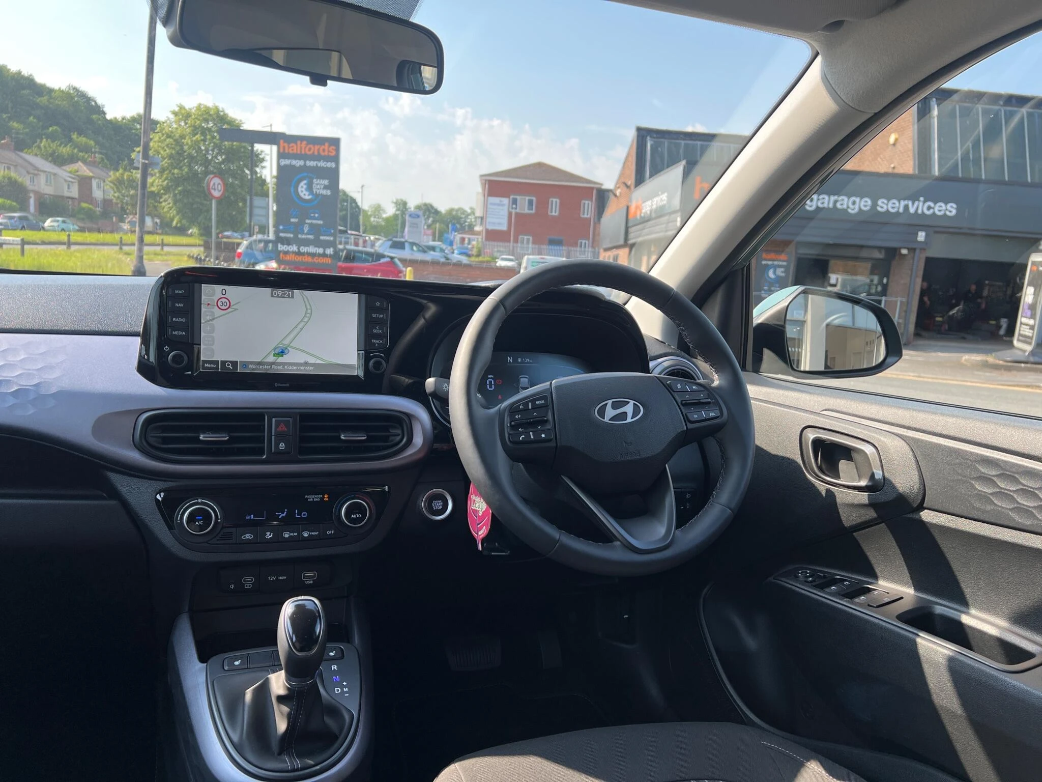 Vehicle image 20