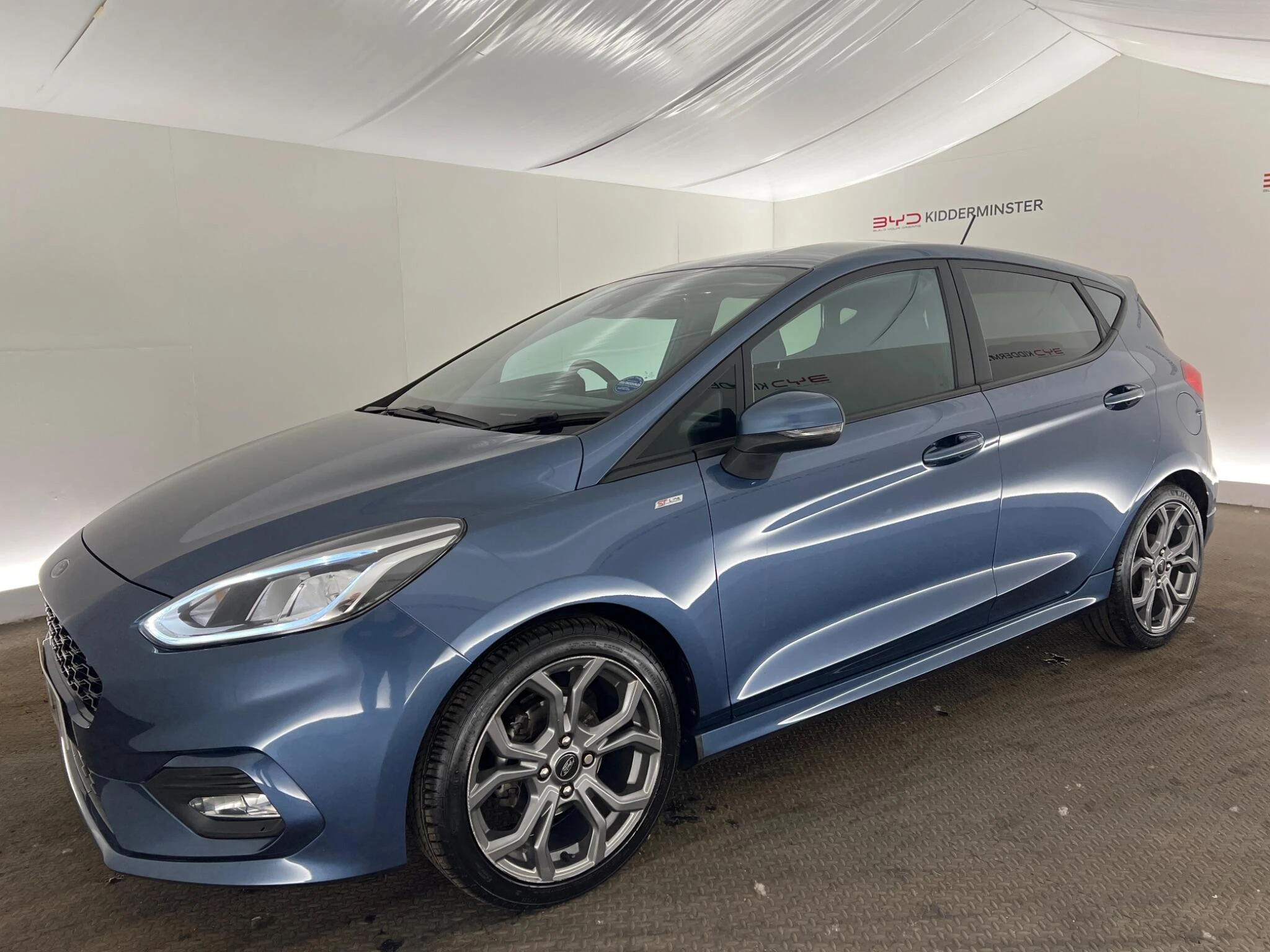 Vehicle image 3