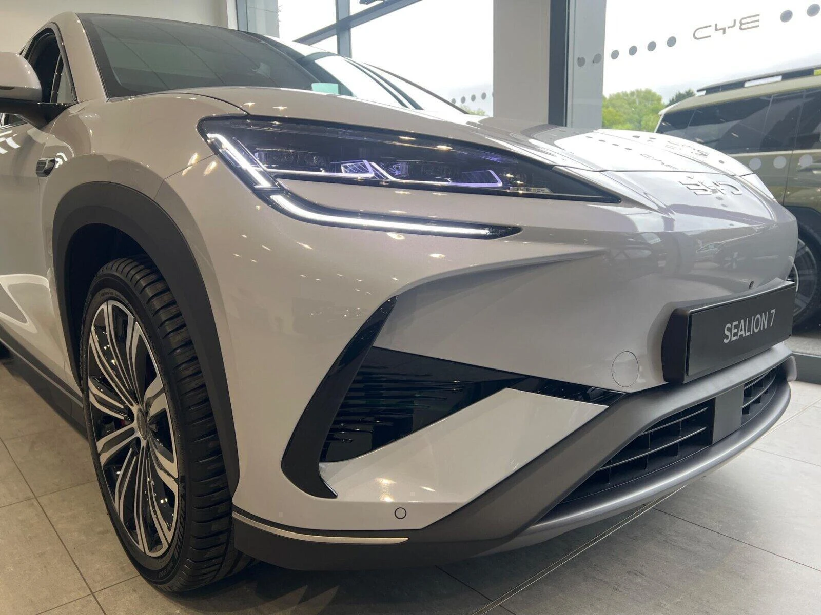 Vehicle image 48