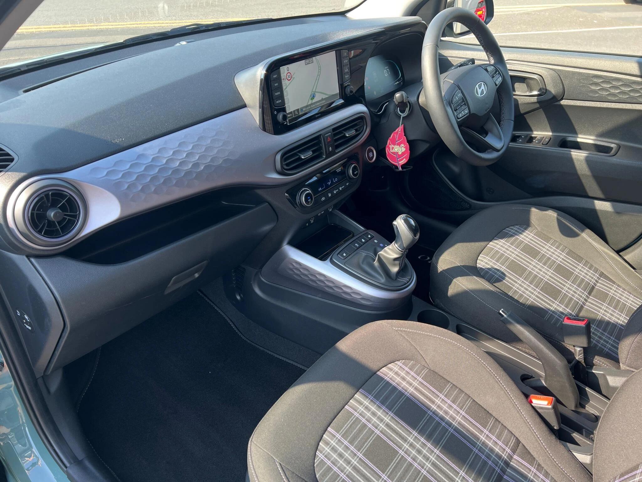 Vehicle image 22