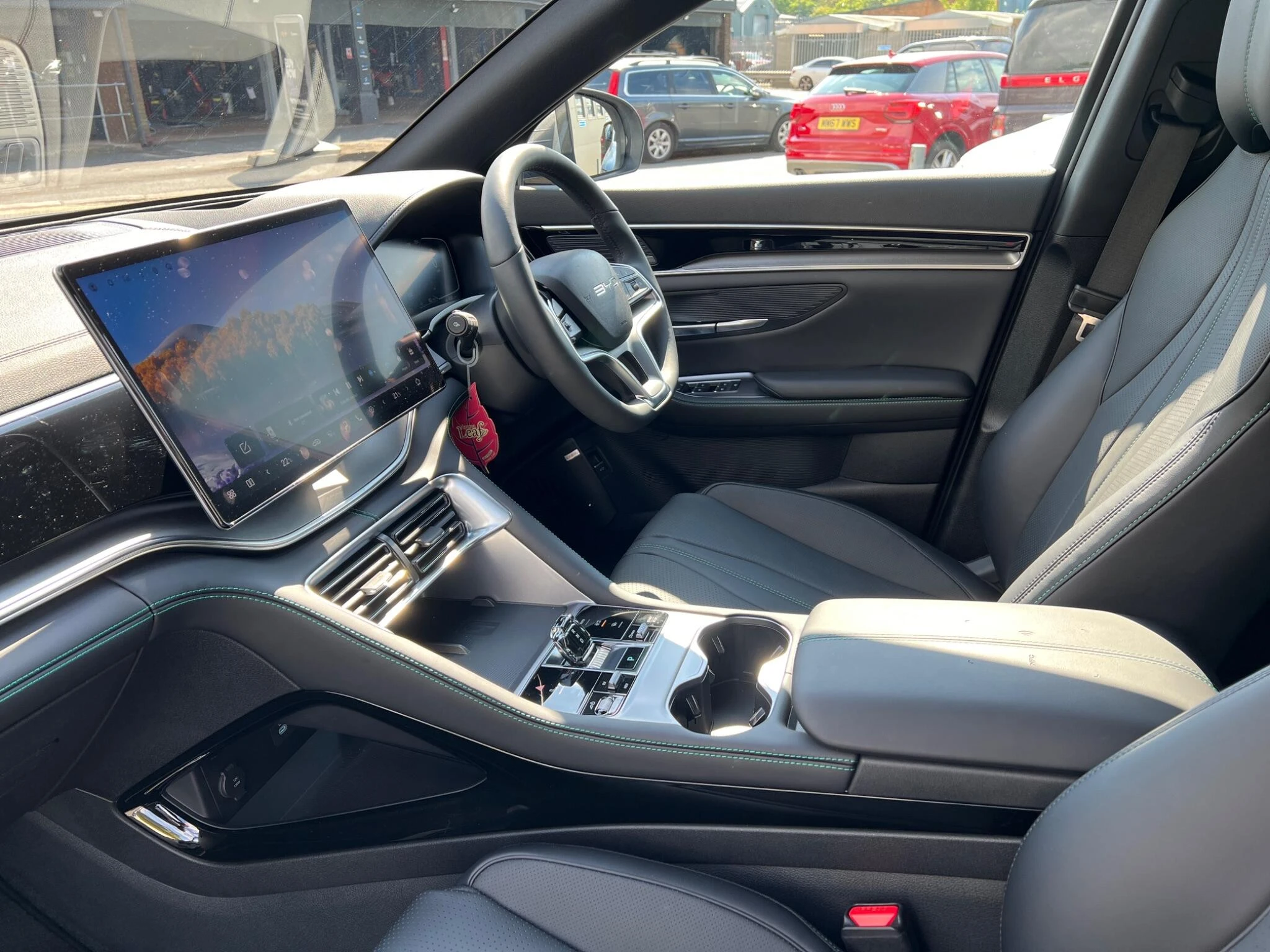 Vehicle image 11