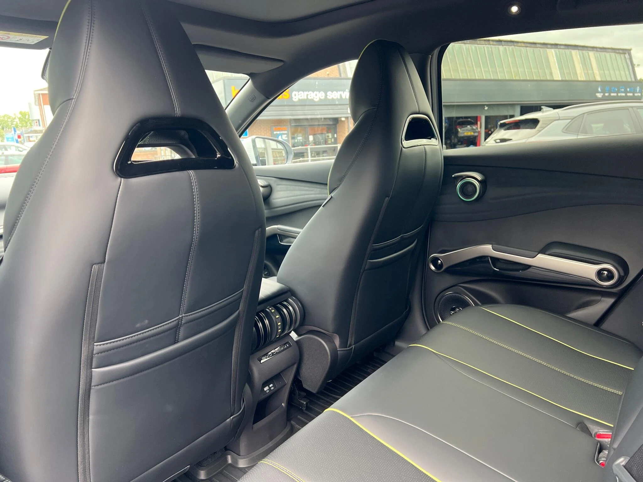 Vehicle image 30