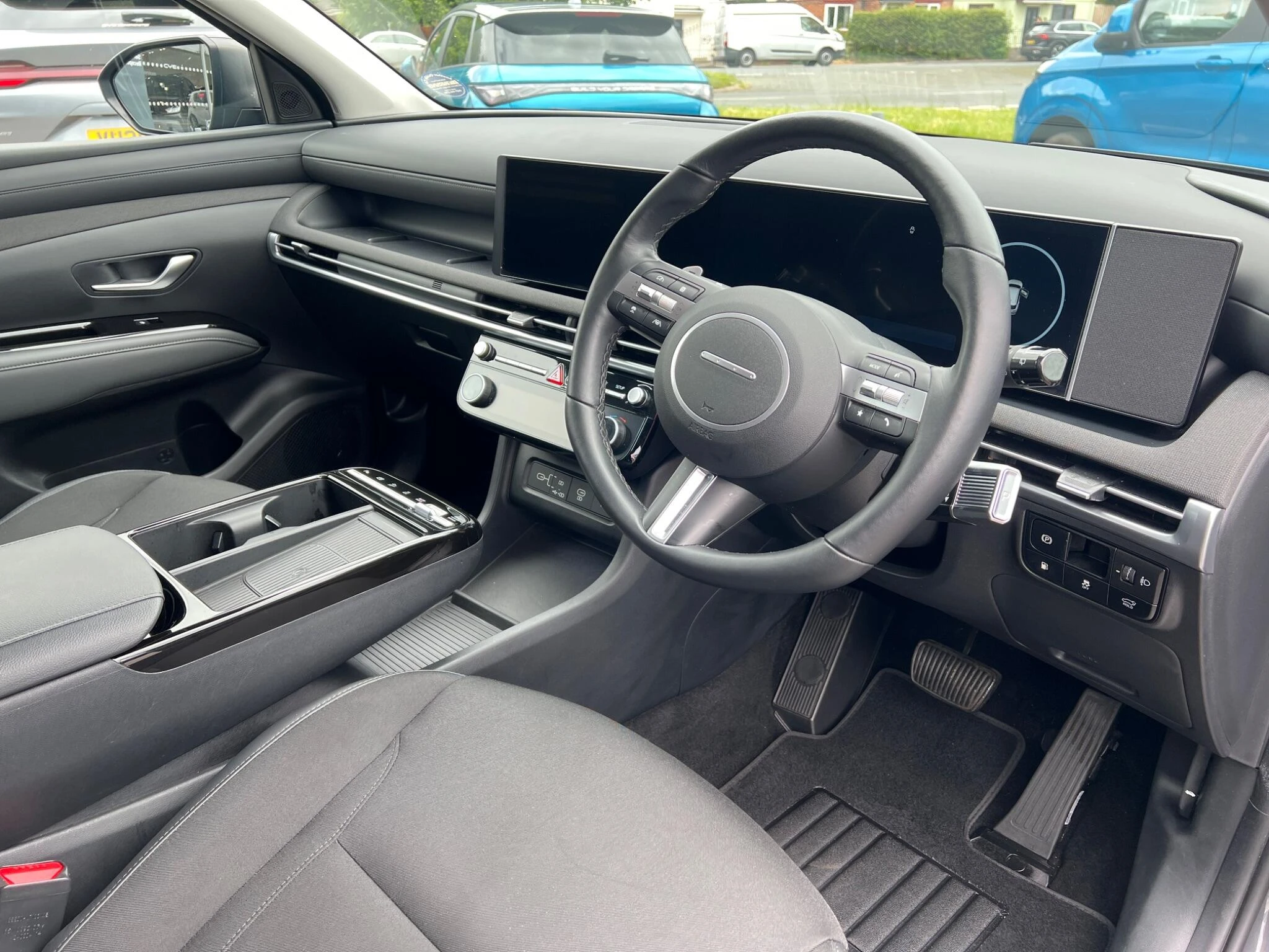 Vehicle image 17