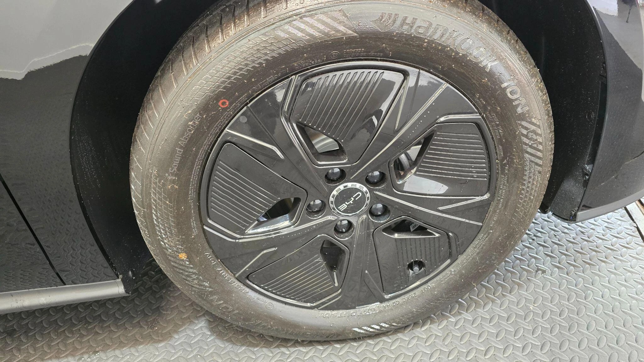 Vehicle image 32