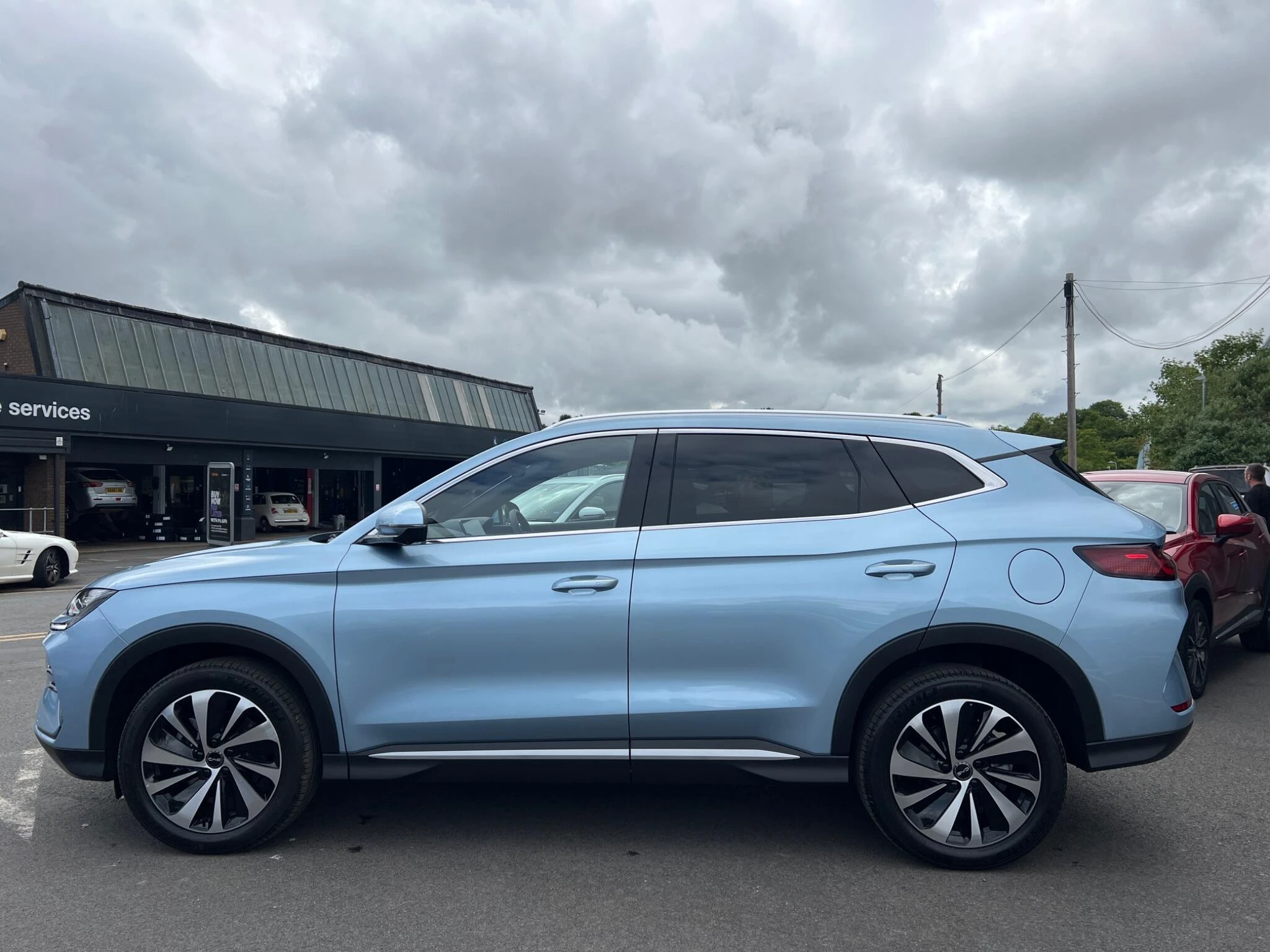 Vehicle image 12