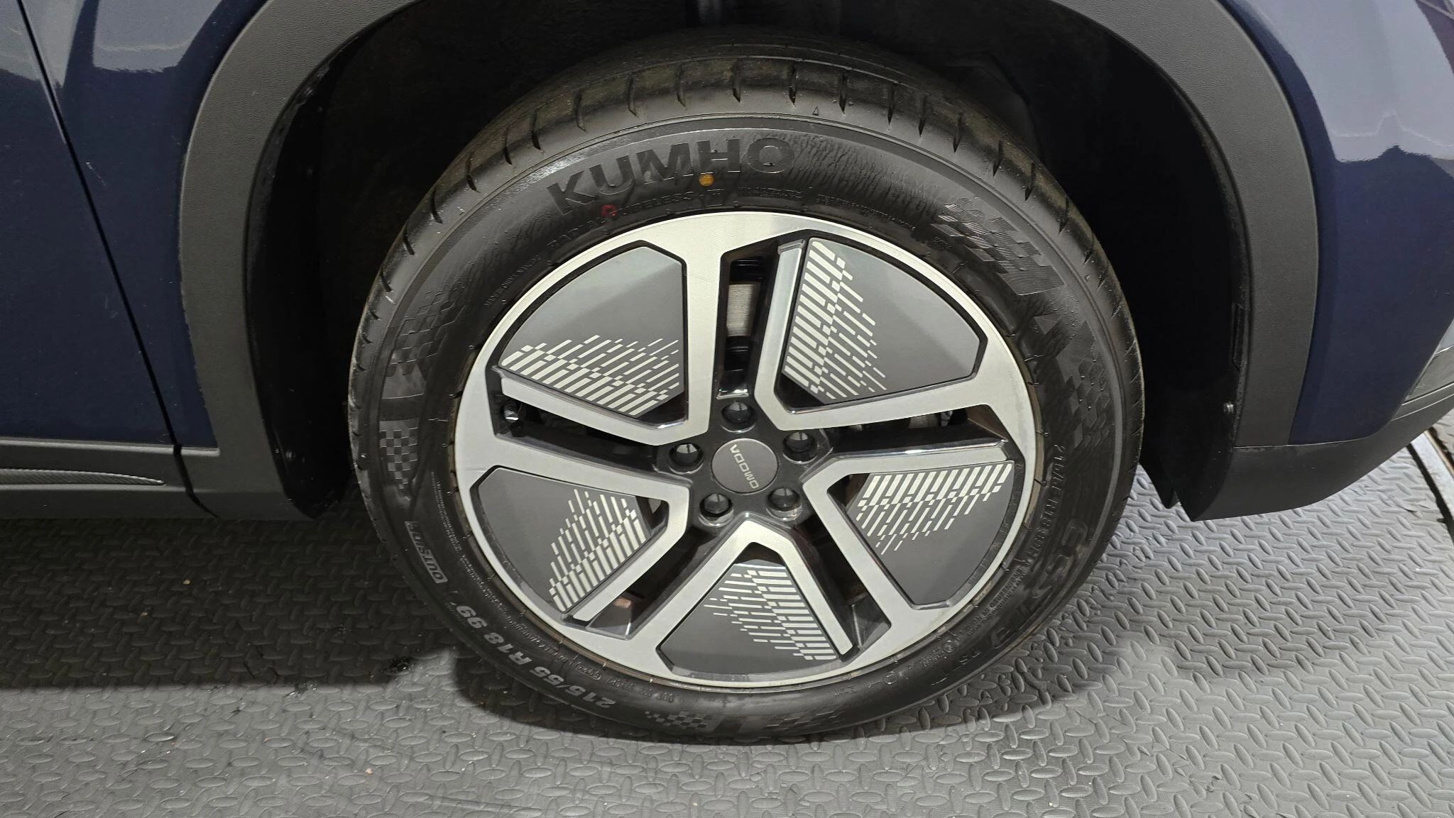 Vehicle image 30