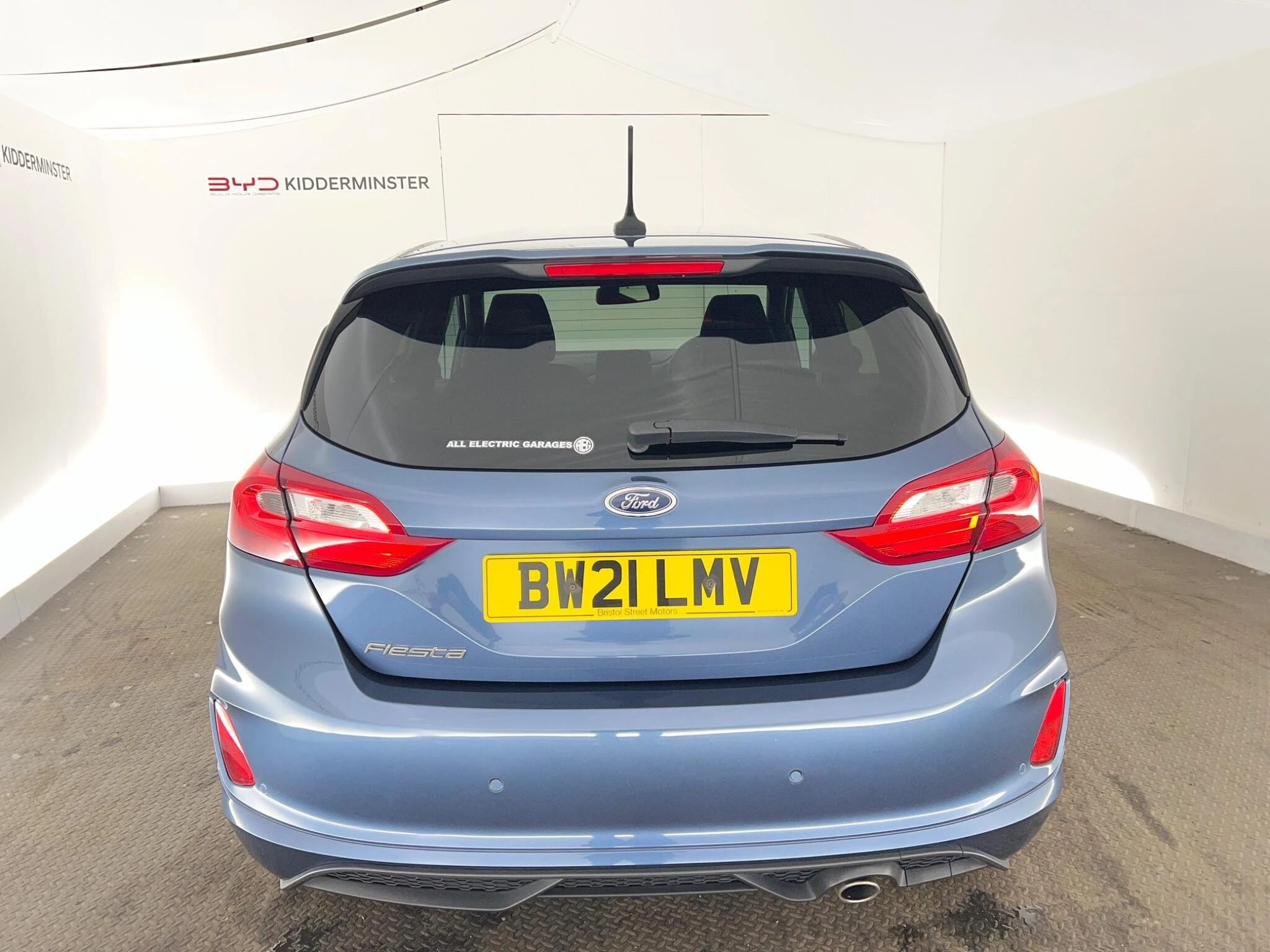 Vehicle image 7