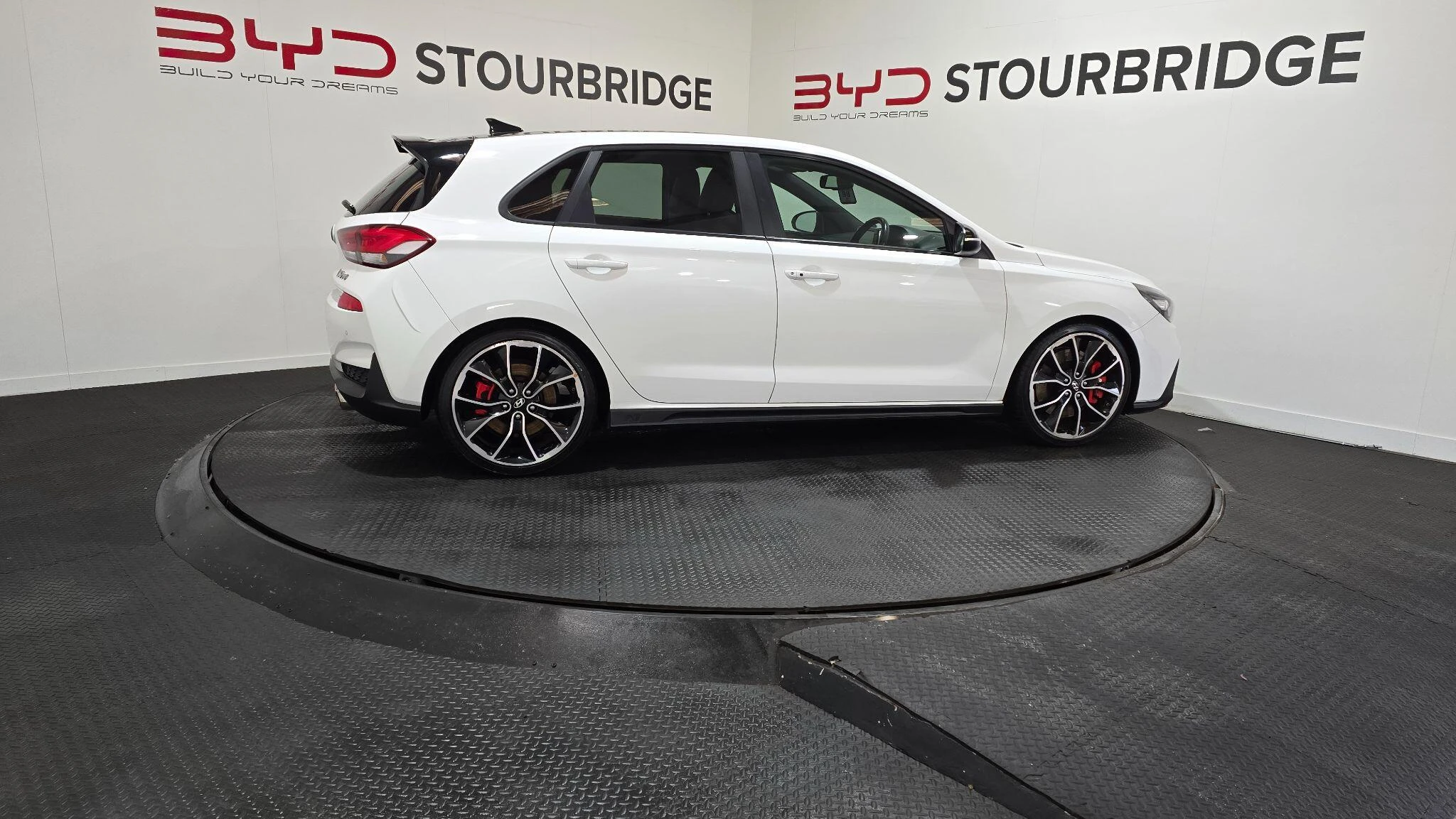 Vehicle image 18
