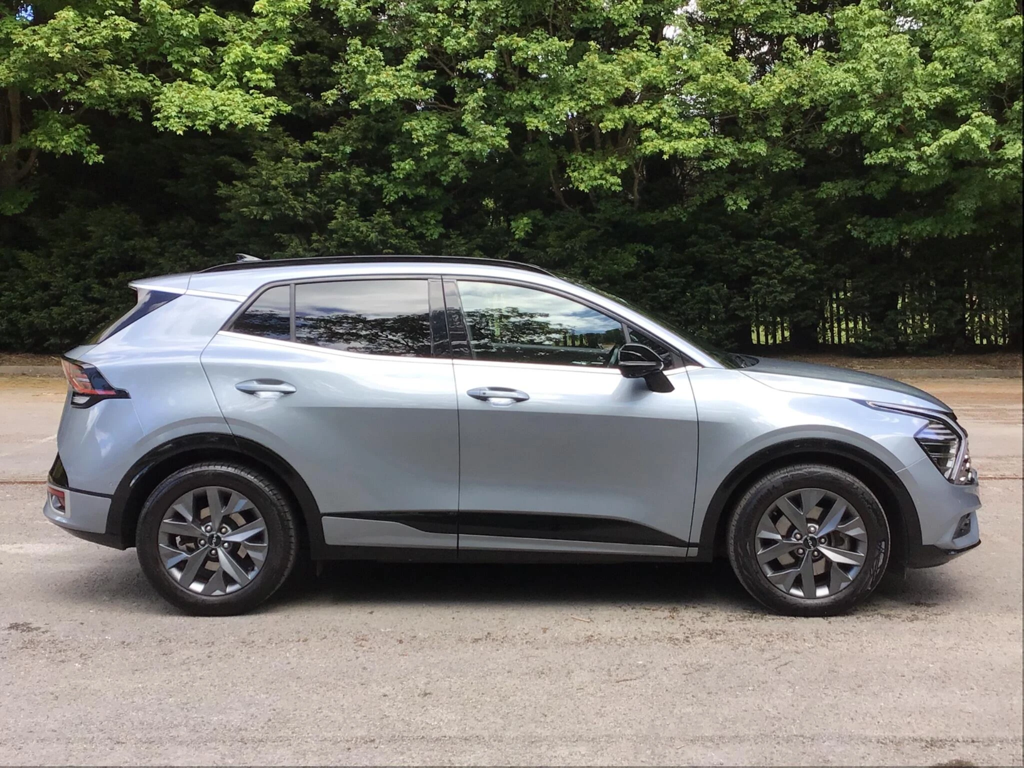 Vehicle image 19