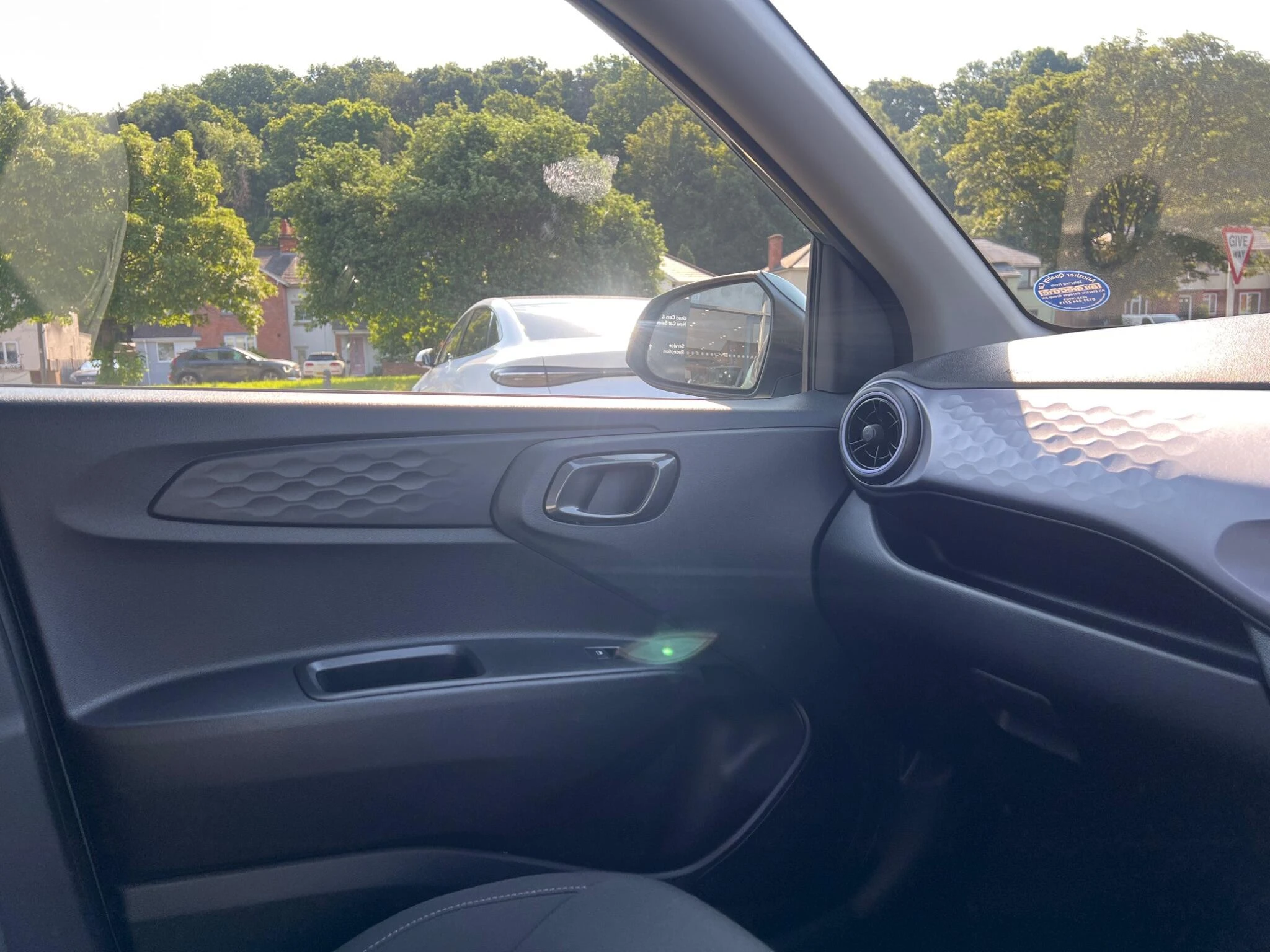 Vehicle image 24