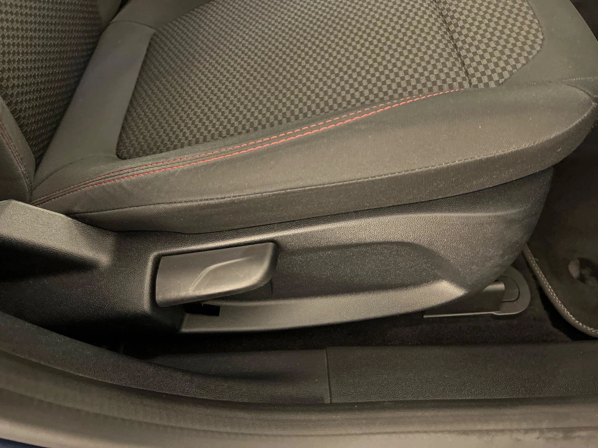 Vehicle image 48
