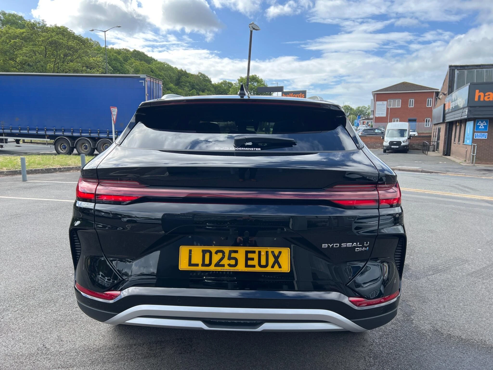 Vehicle image 11