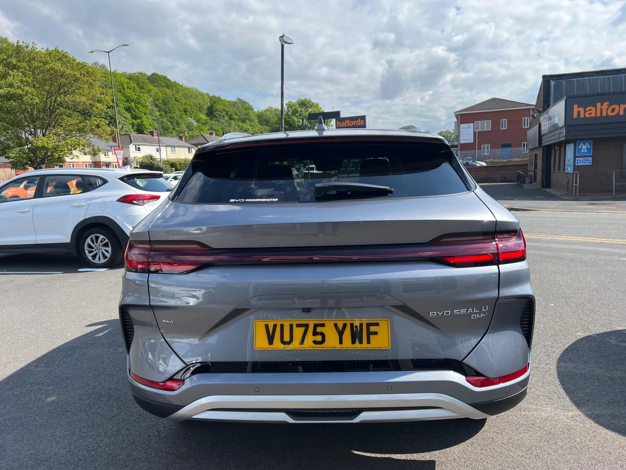 Vehicle image 8