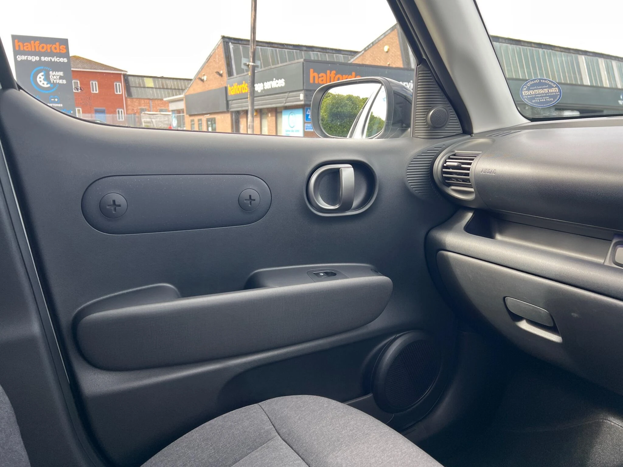 Vehicle image 21