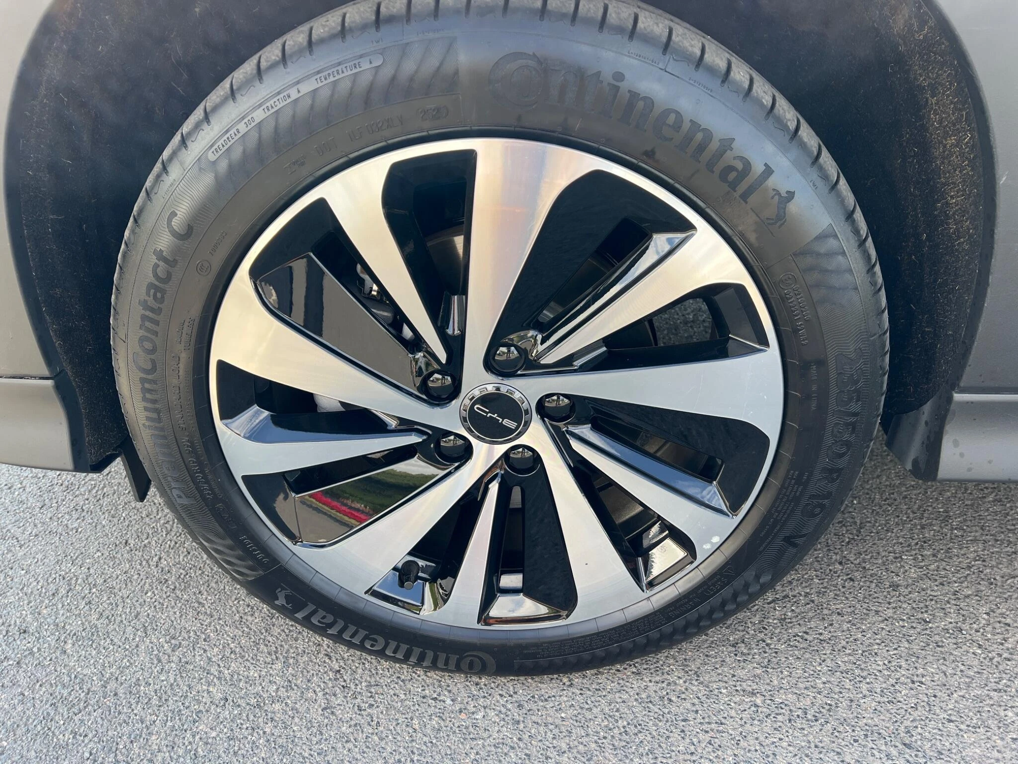 Vehicle image 30
