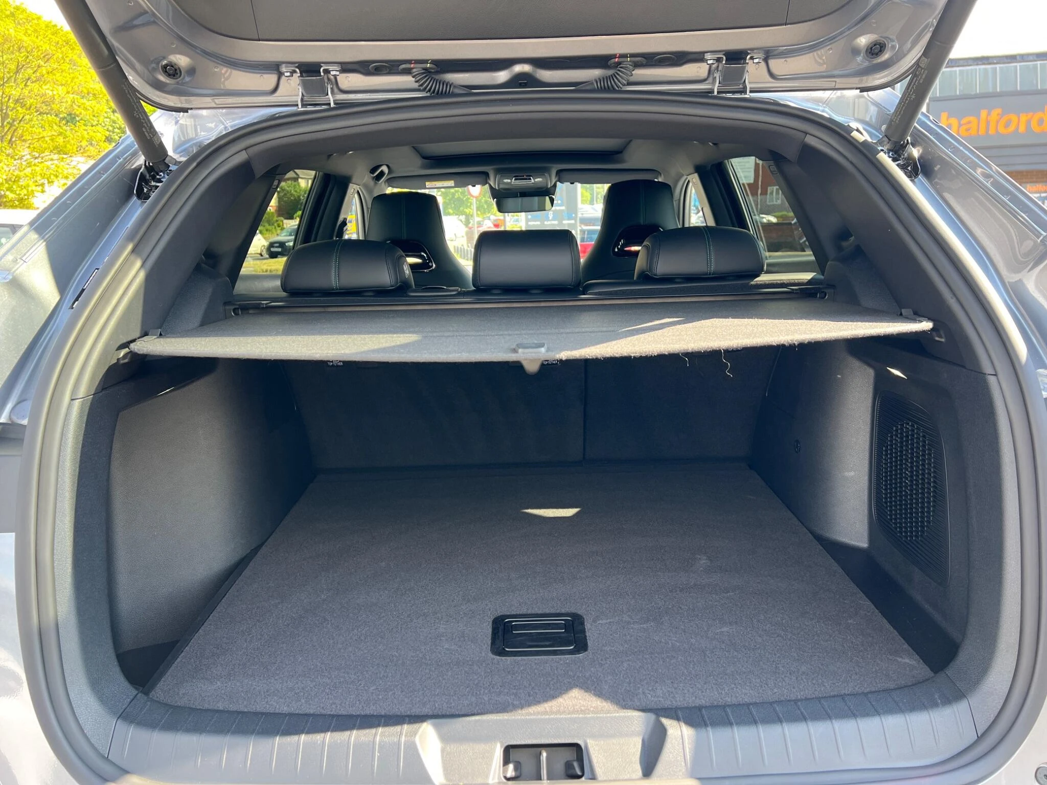 Vehicle image 47