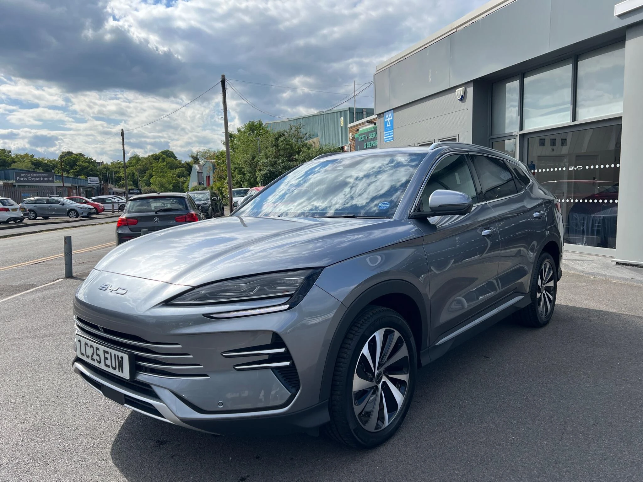 Vehicle image 3