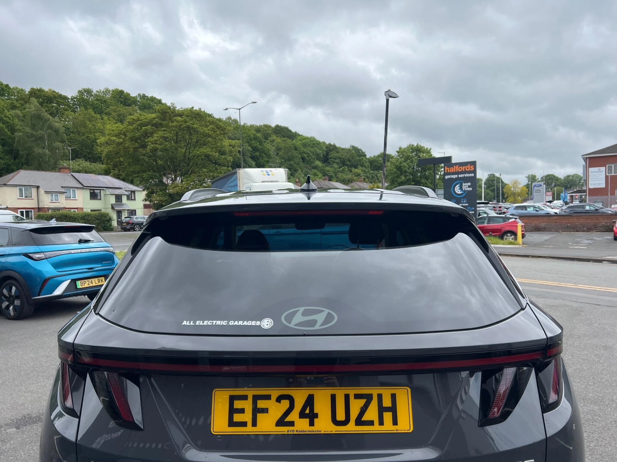 Vehicle image 11