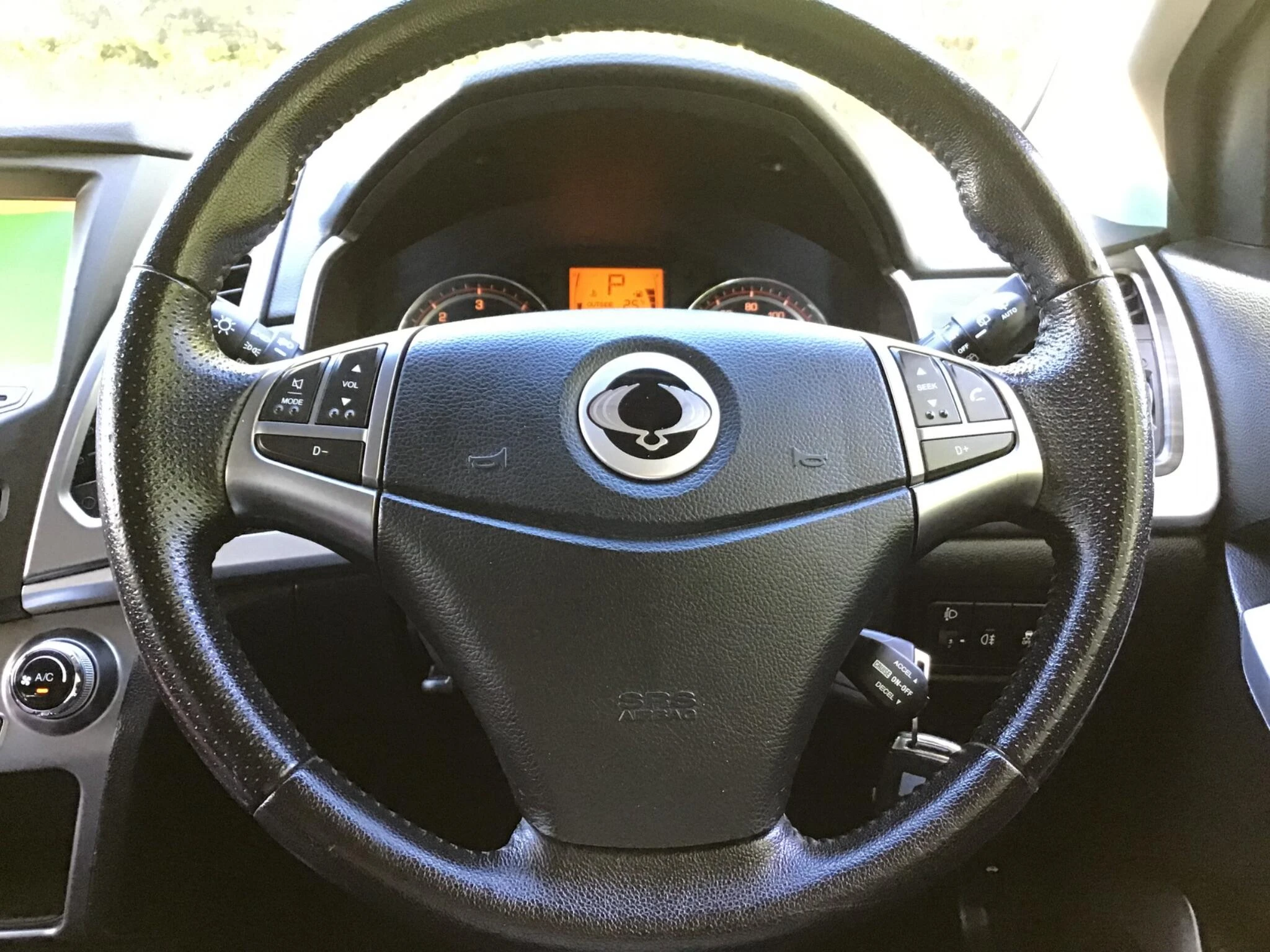 Vehicle image 32