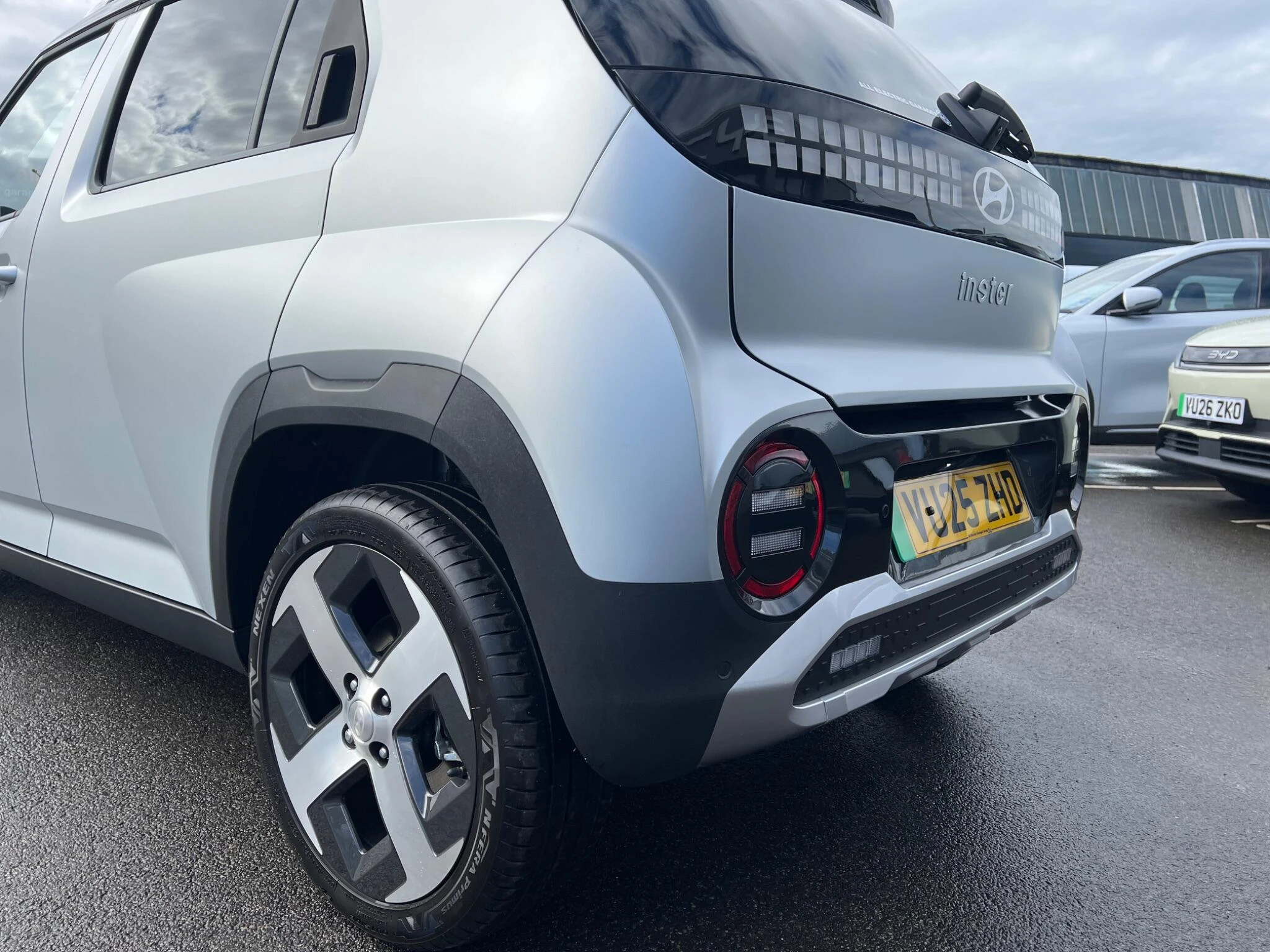 Vehicle image 48