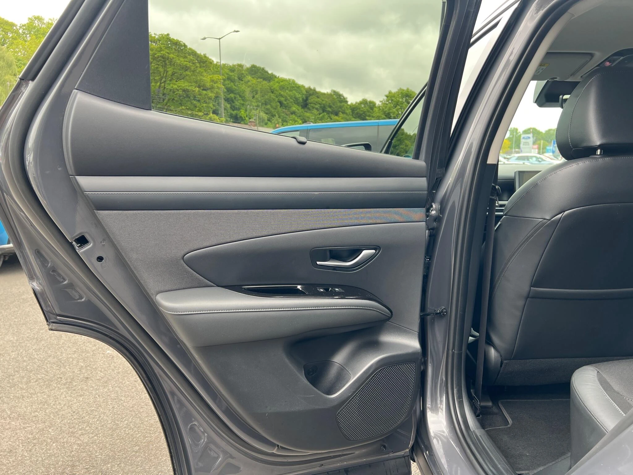Vehicle image 25