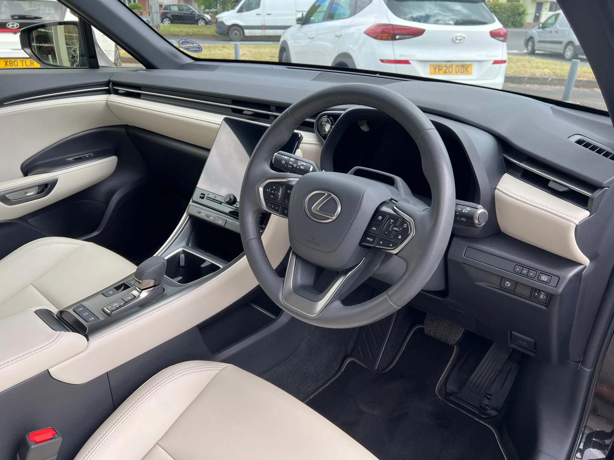 Vehicle image 18