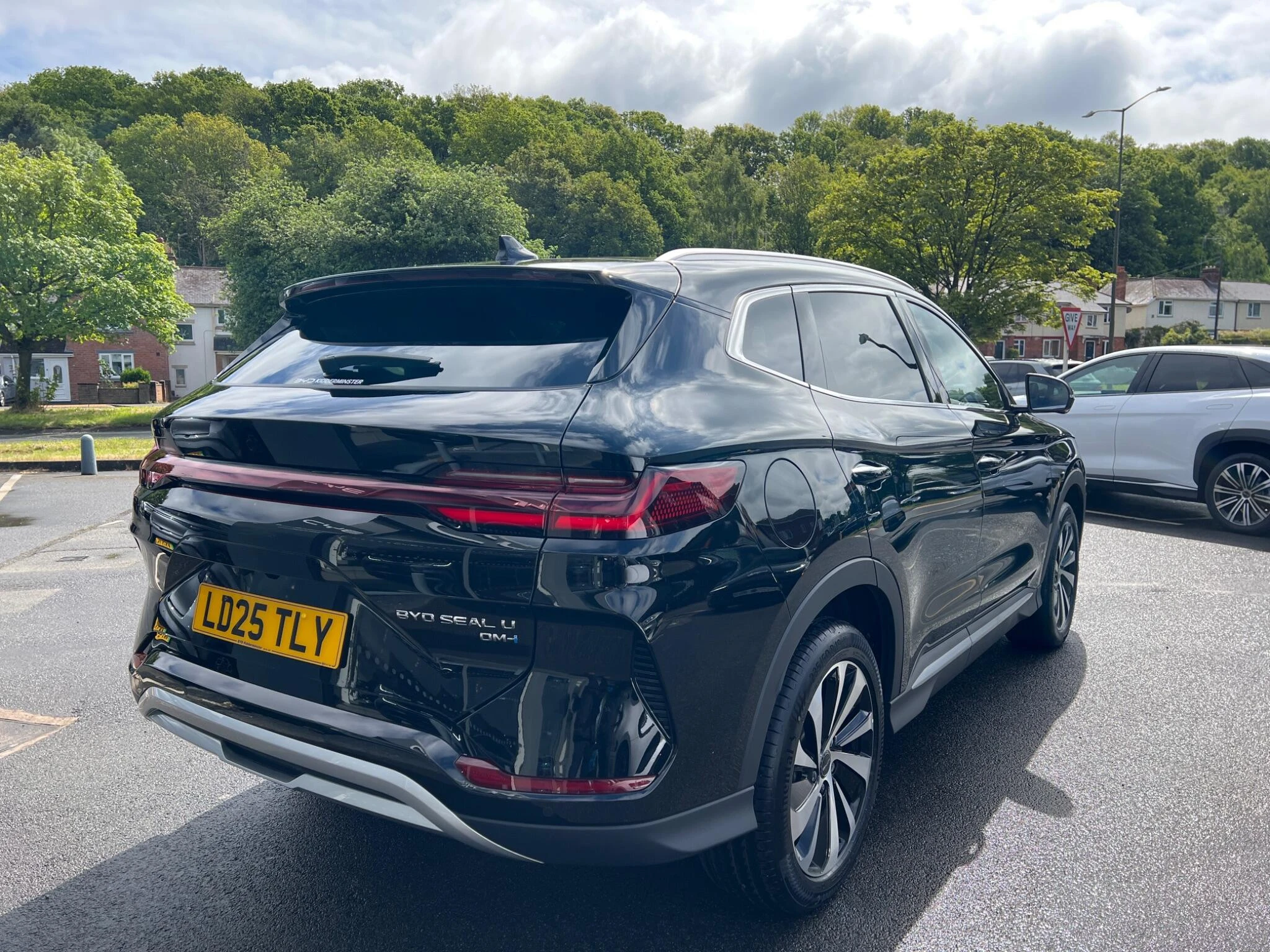 Vehicle image 13