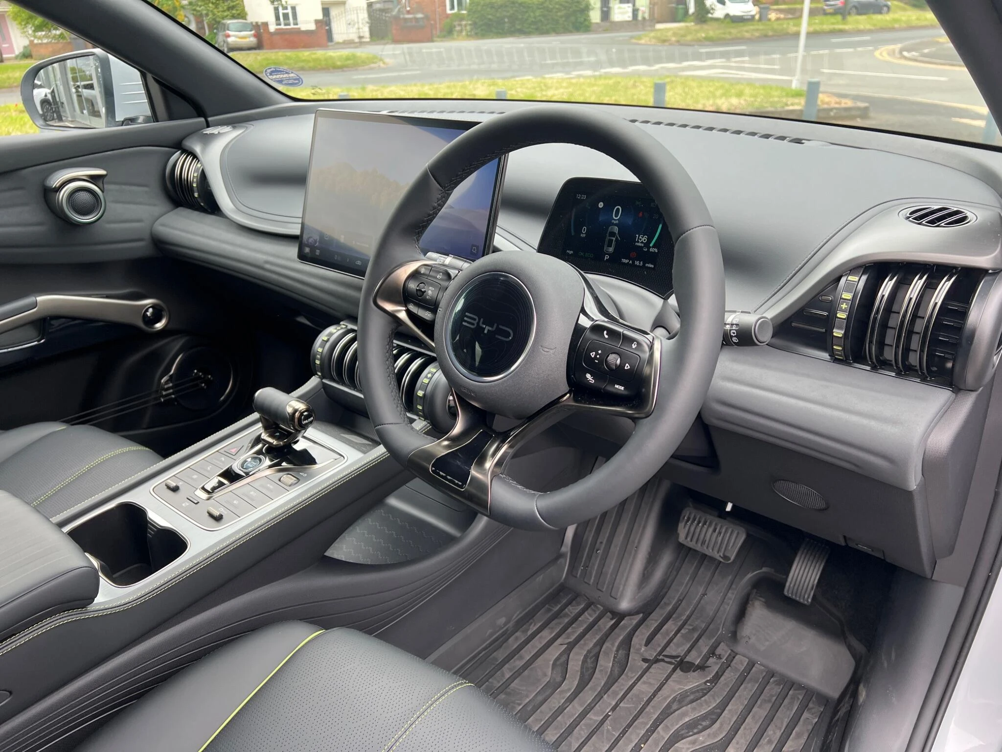 Vehicle image 24