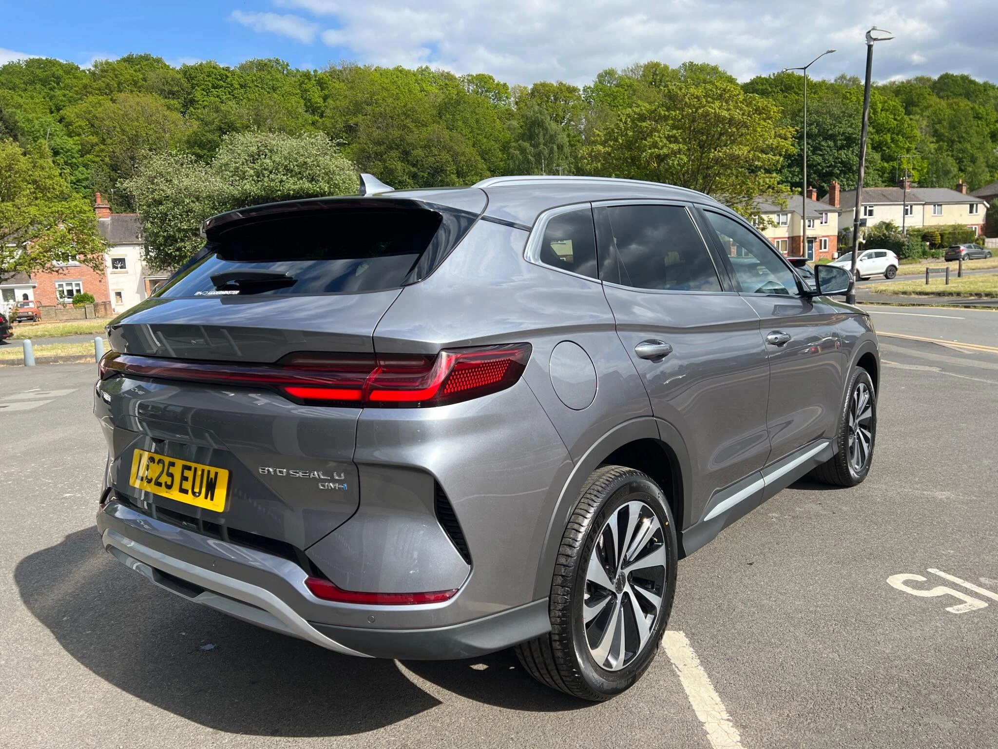 Vehicle image 13