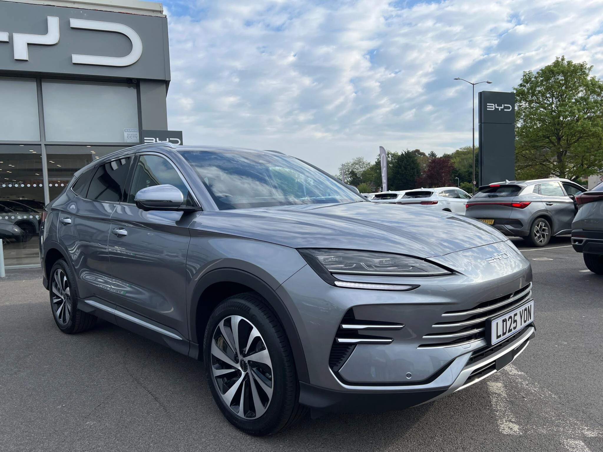 Vehicle image 6