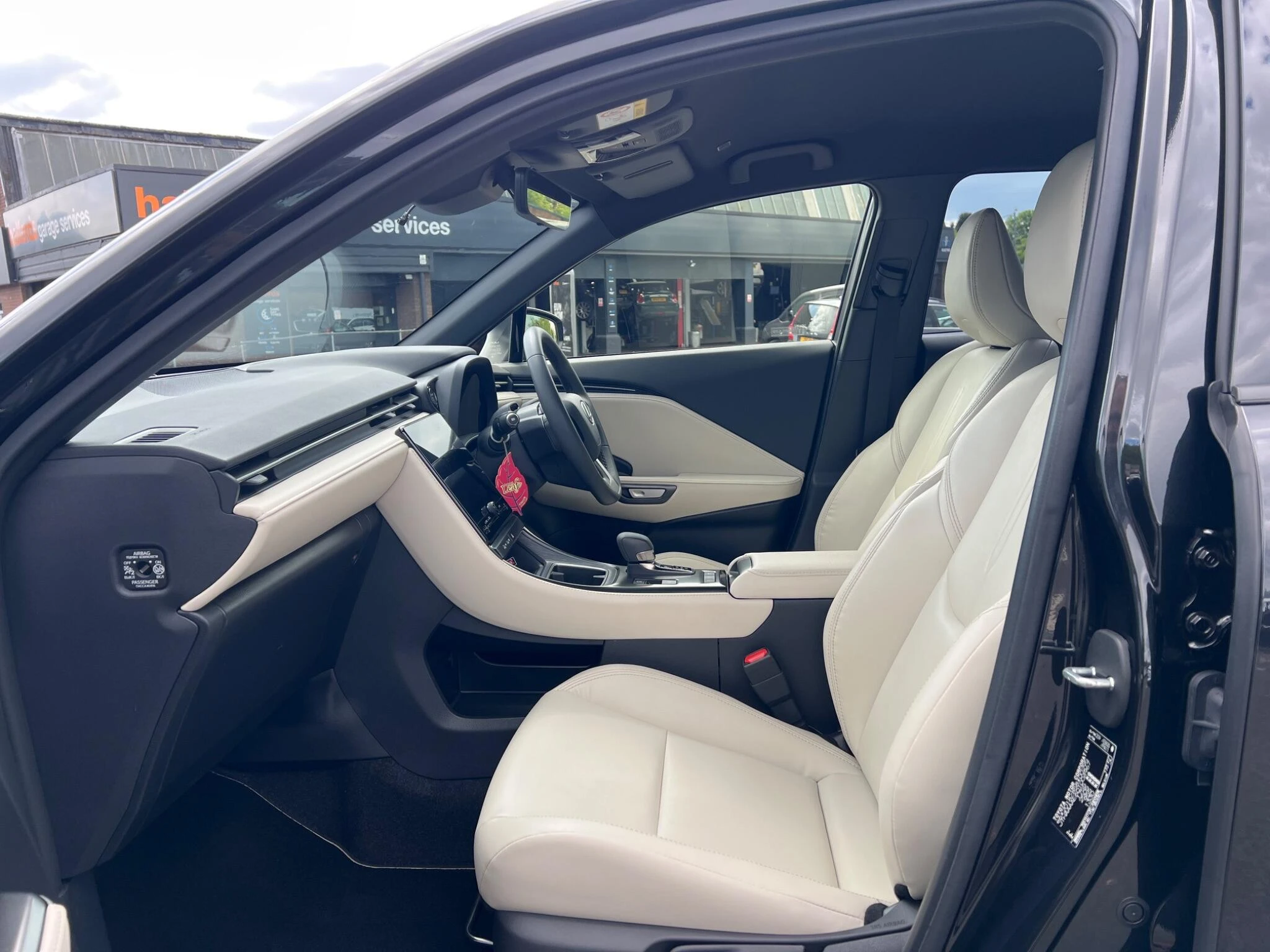 Vehicle image 48
