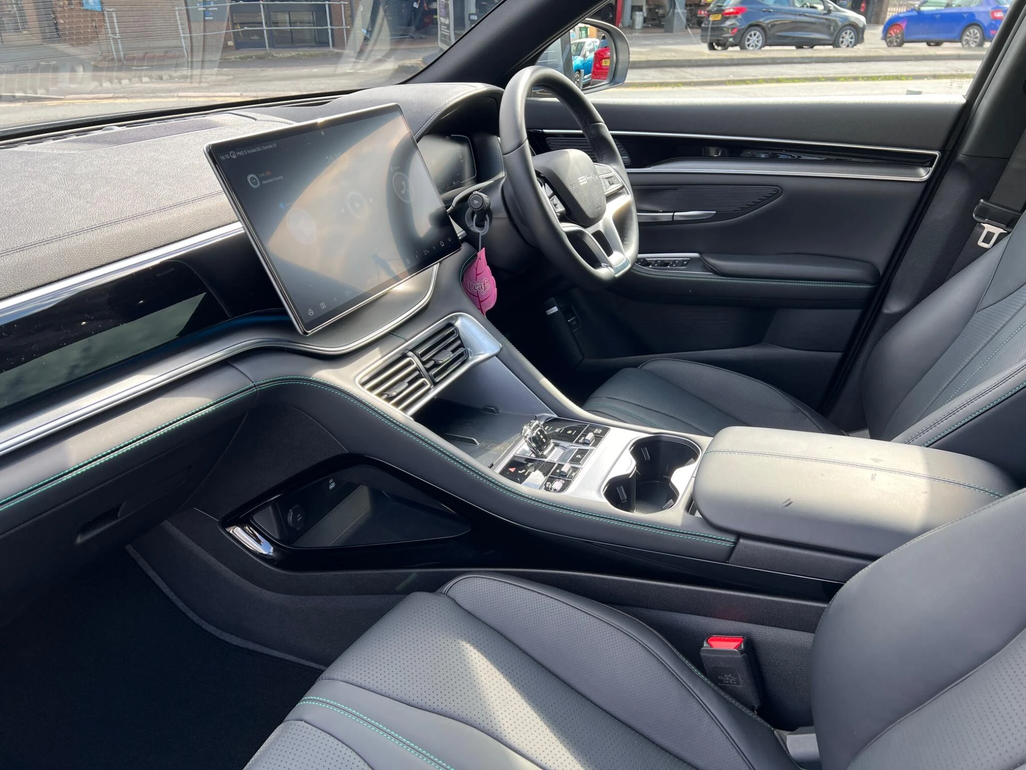 Vehicle image 18