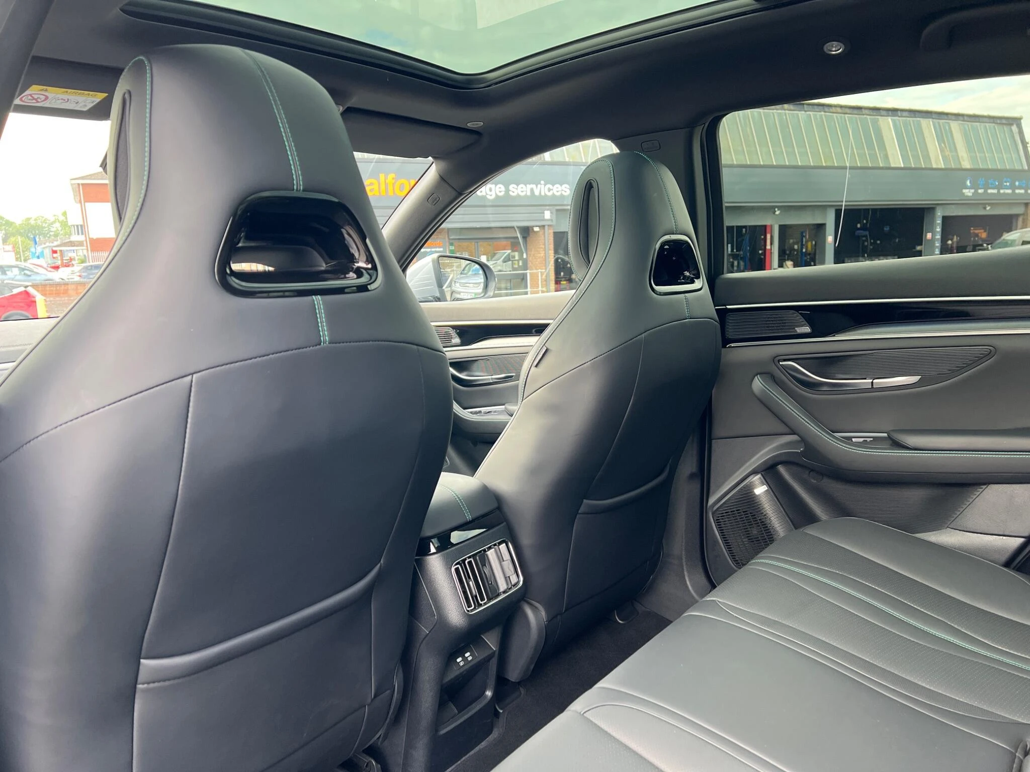 Vehicle image 20