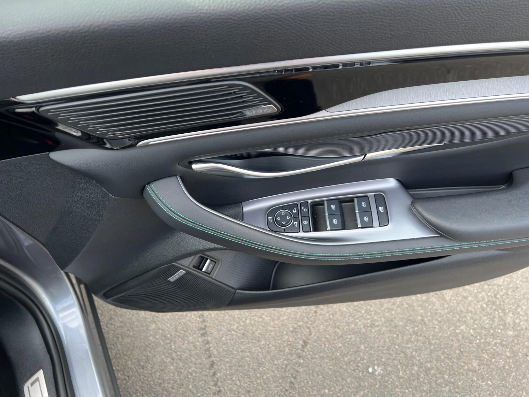 Vehicle image 28