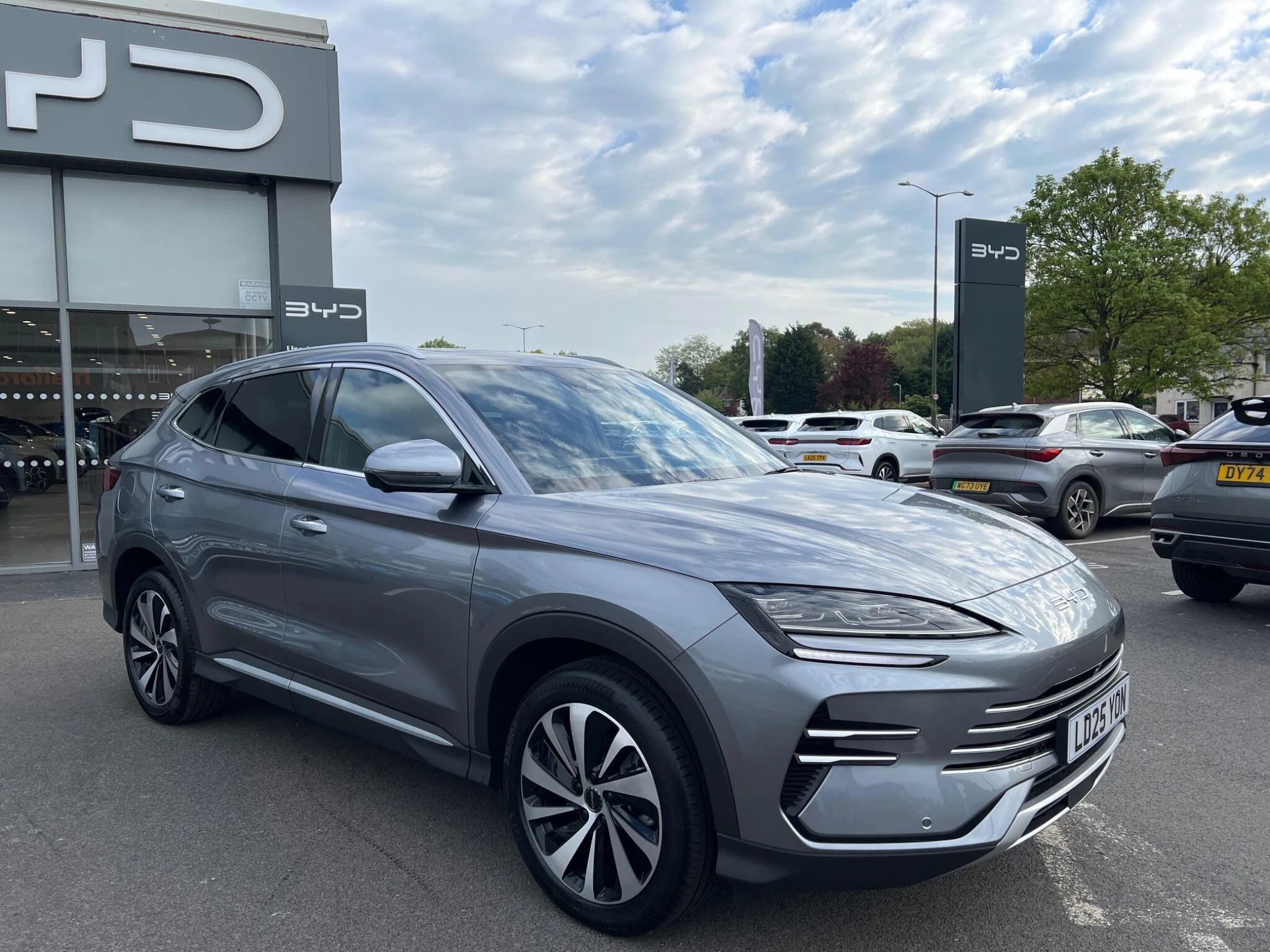 Vehicle image 5