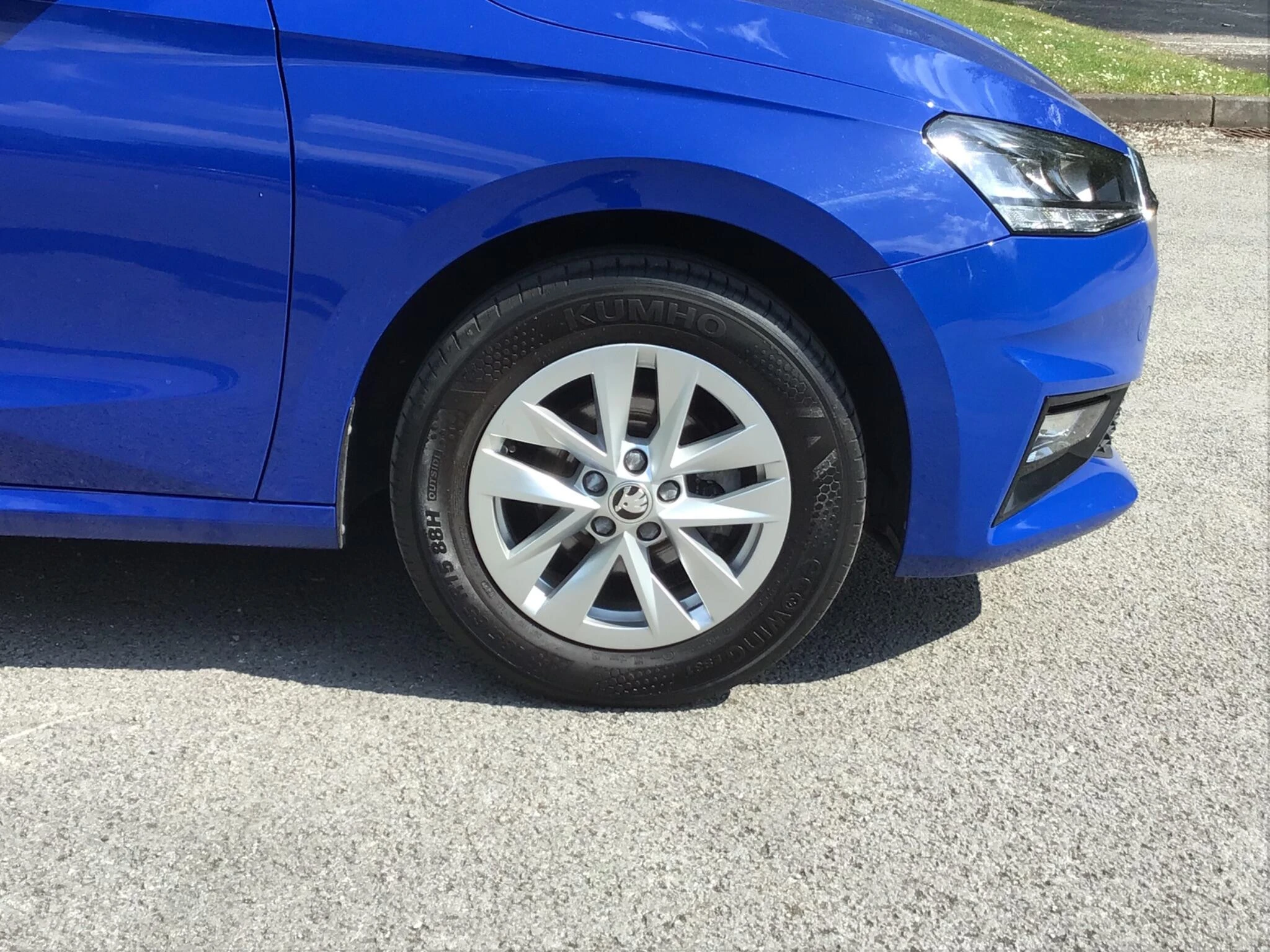 Vehicle image 25