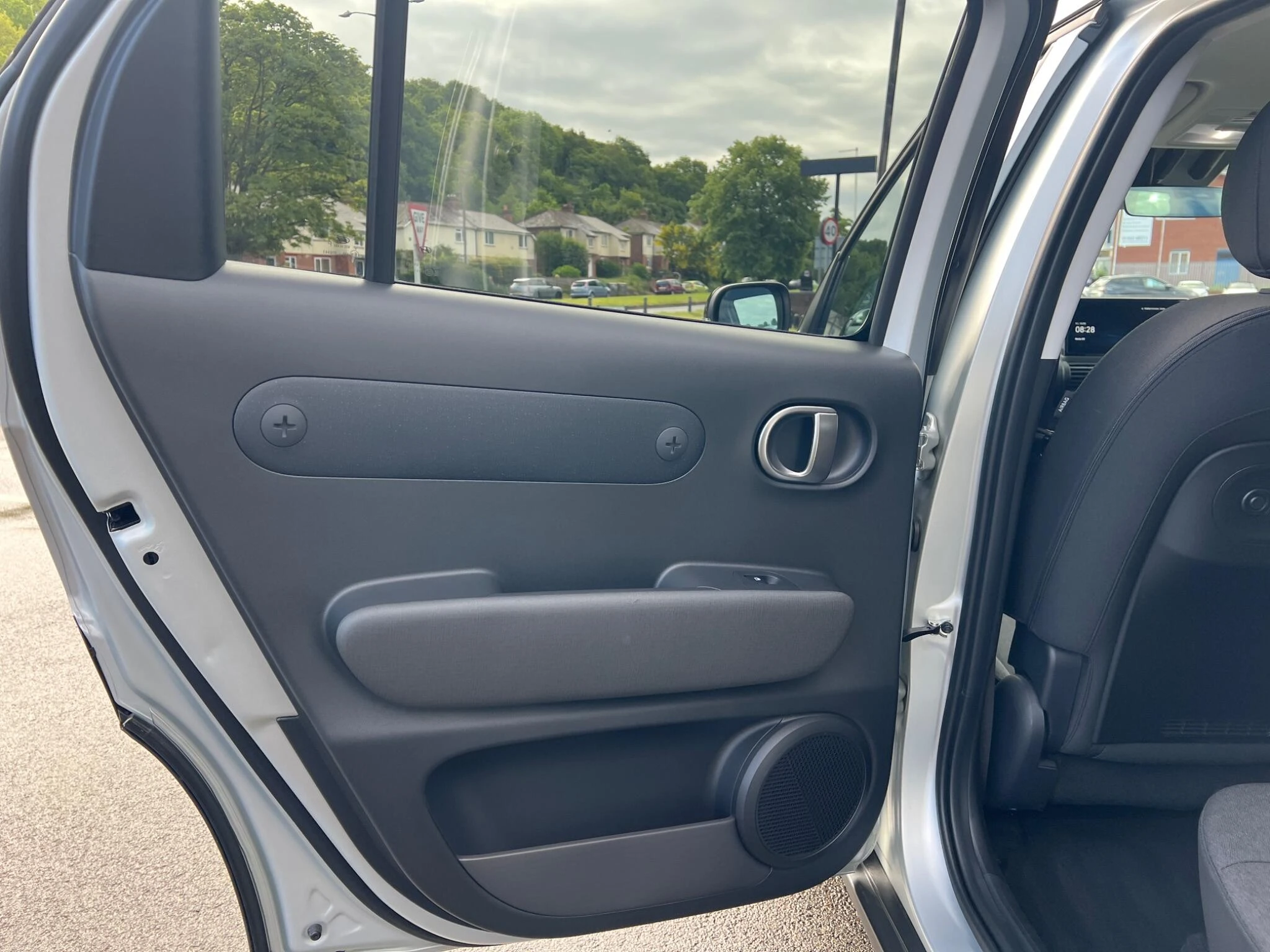 Vehicle image 23