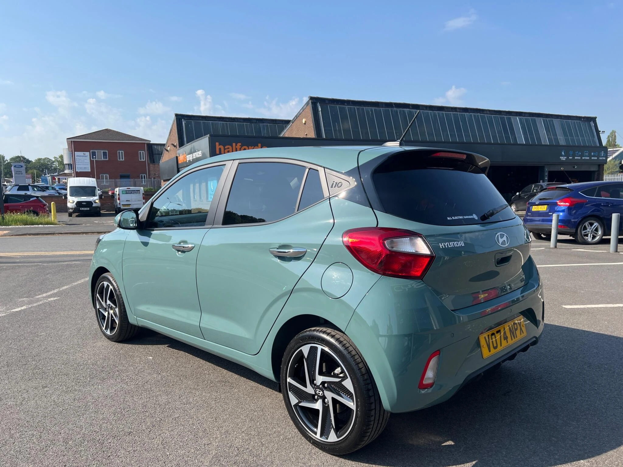 Vehicle image 9