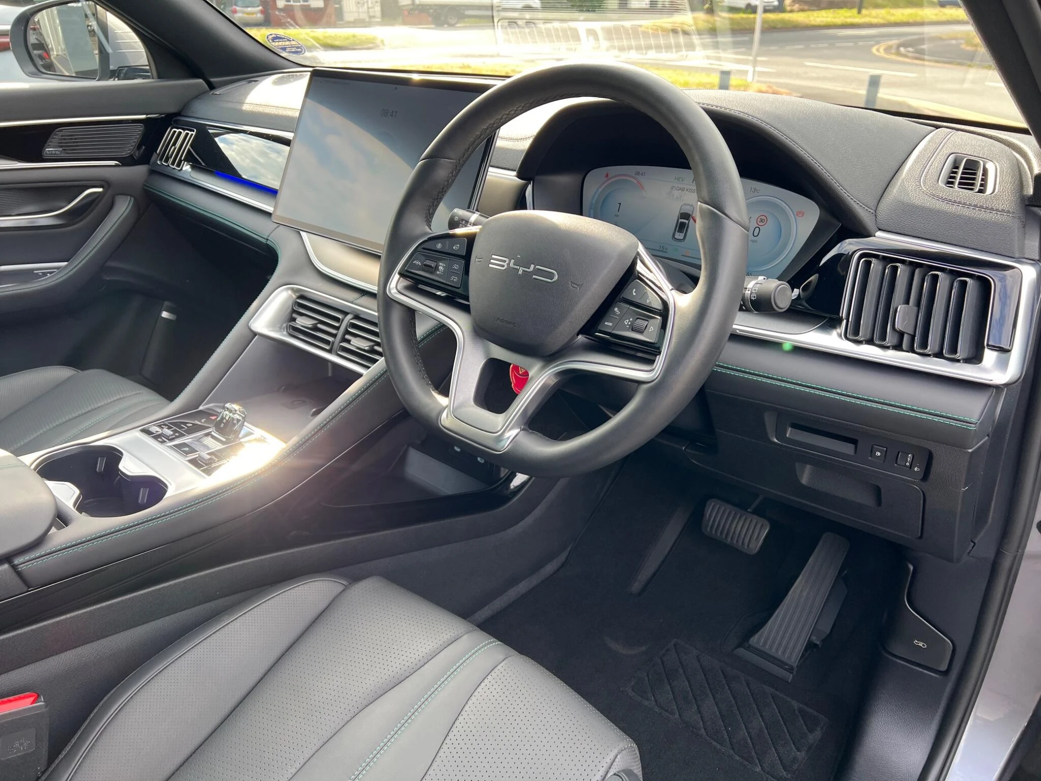 Vehicle image 15