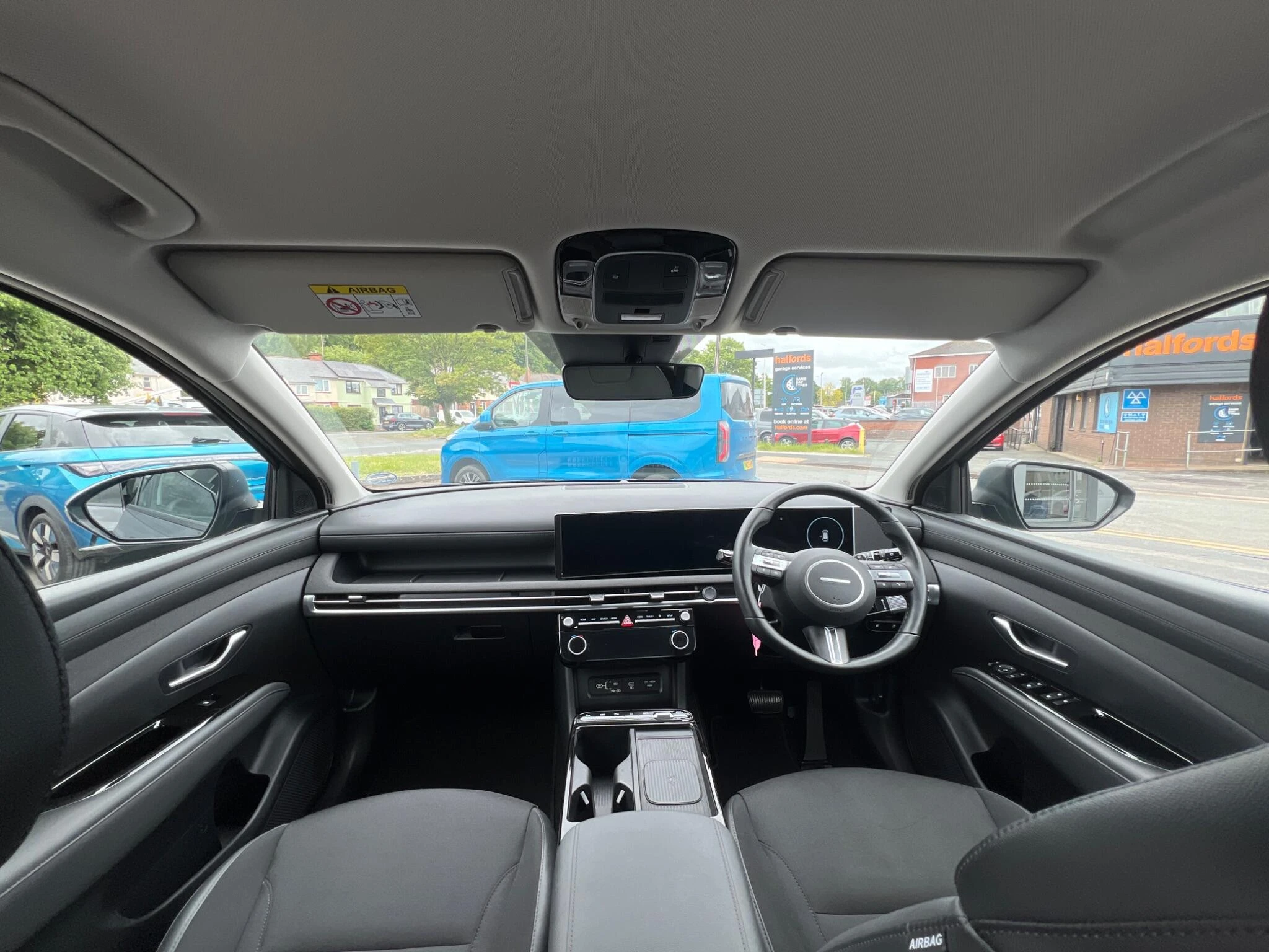 Vehicle image 16