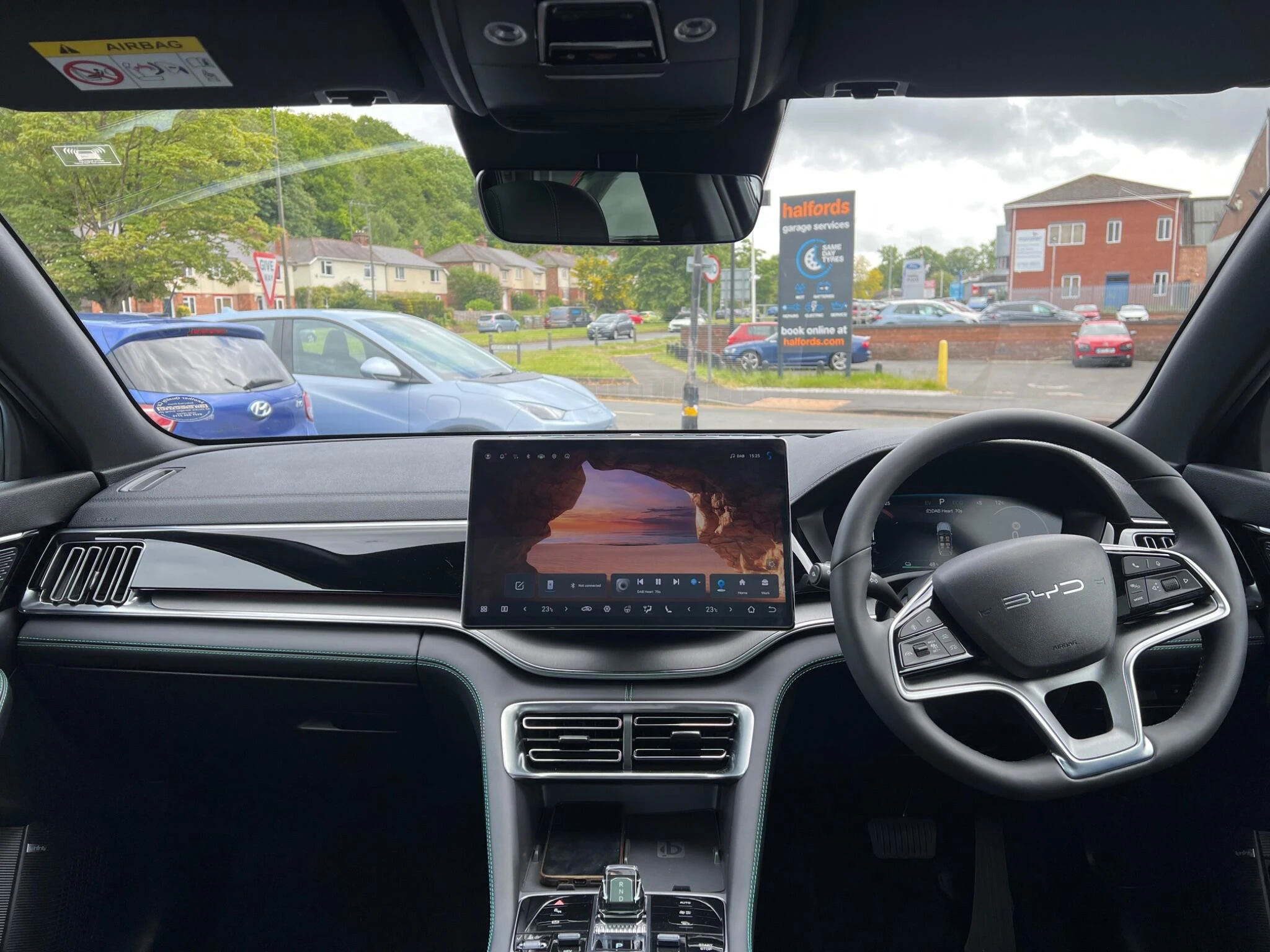 Vehicle image 18