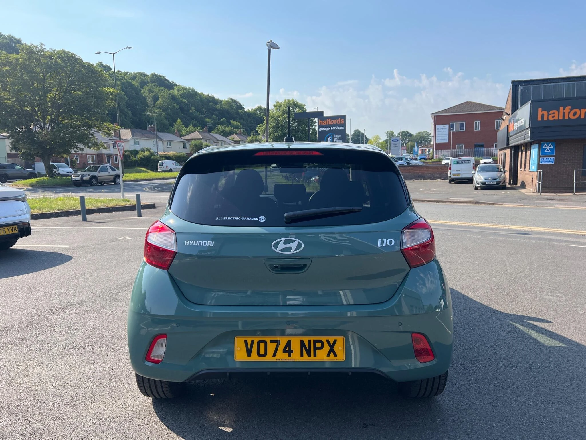 Vehicle image 12